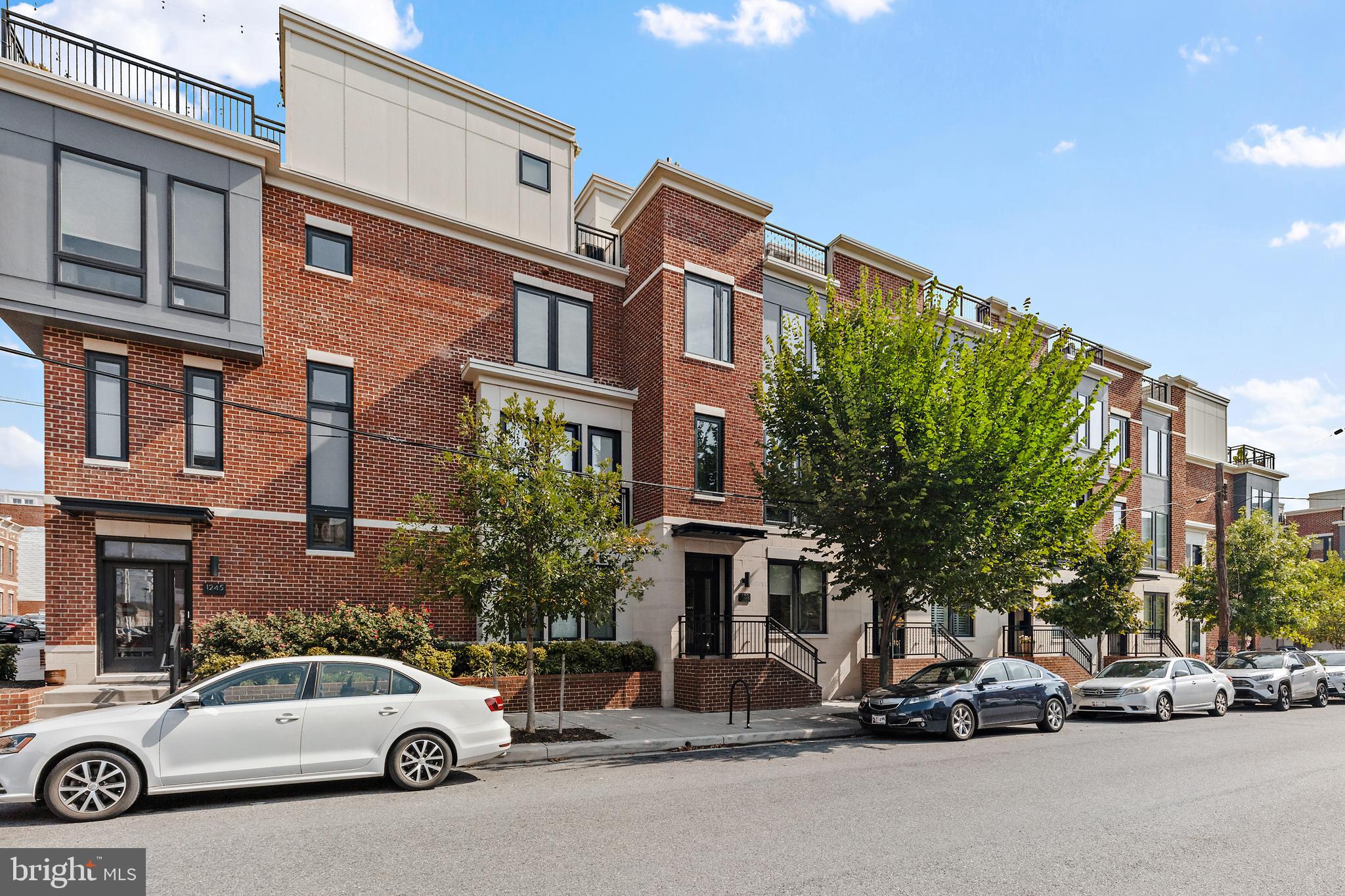 LOCUST POINT - Residential