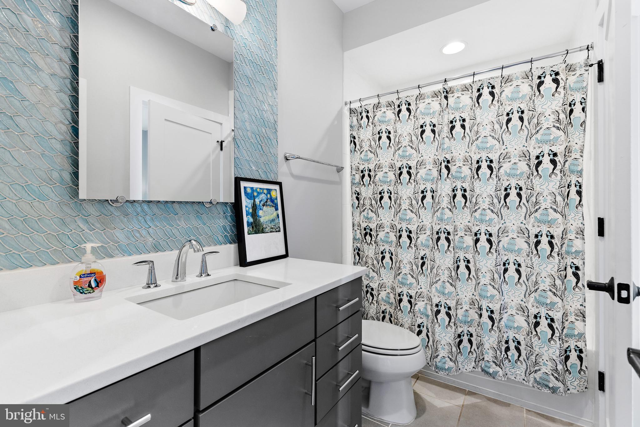 LOCUST POINT - Residential