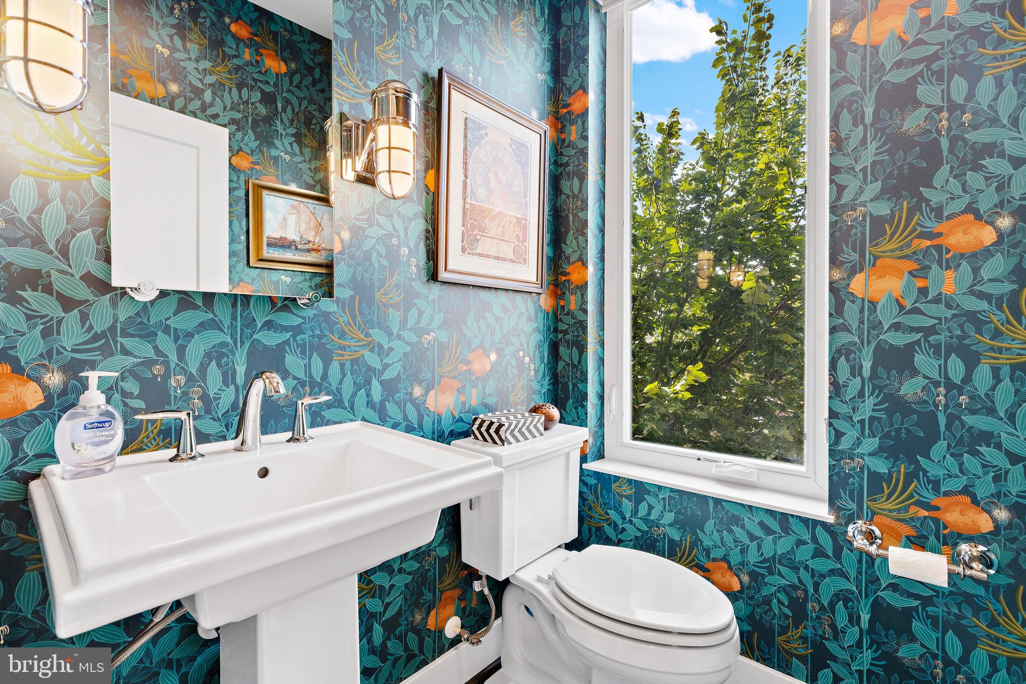 LOCUST POINT - Residential