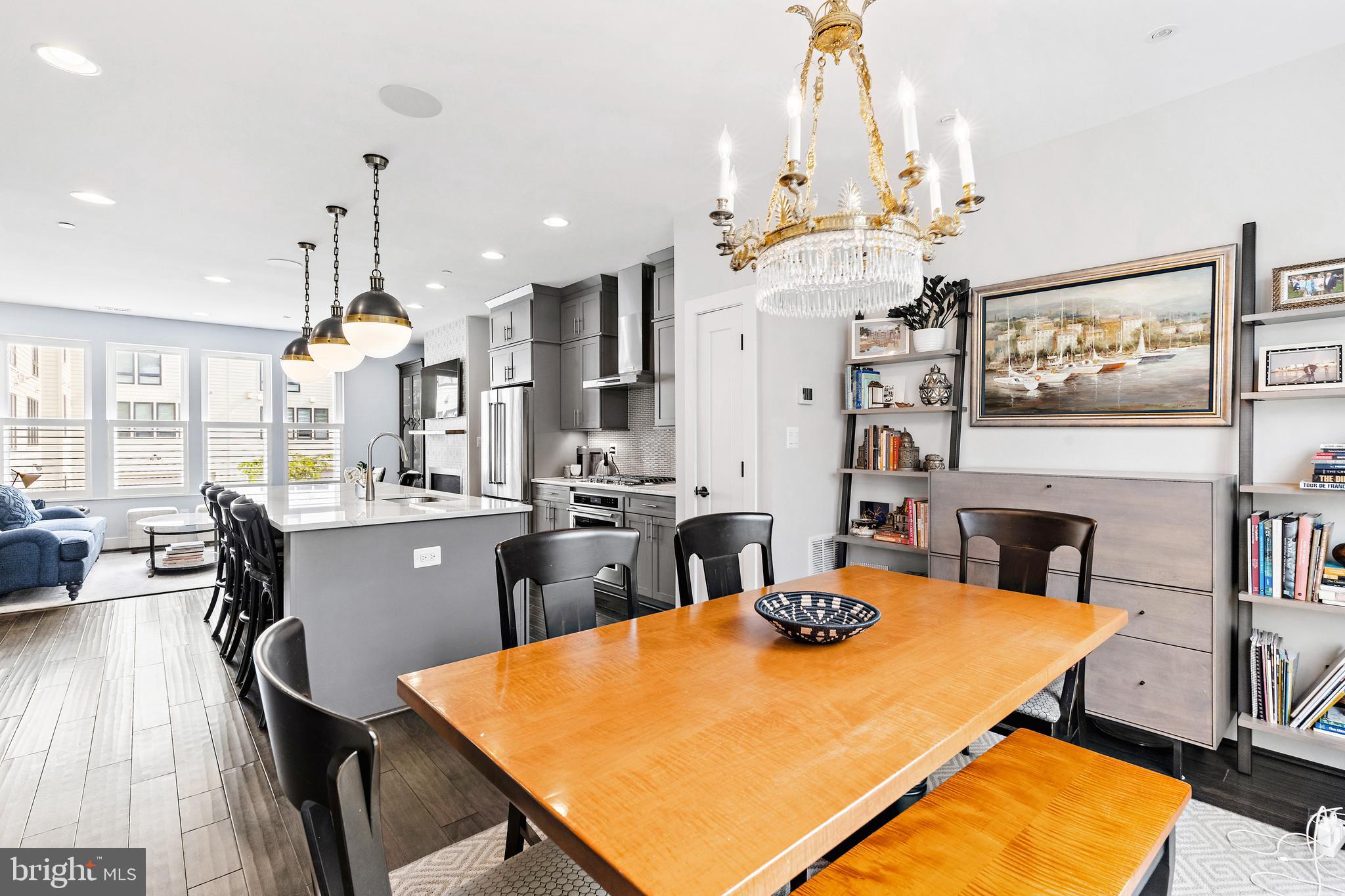 LOCUST POINT - Residential