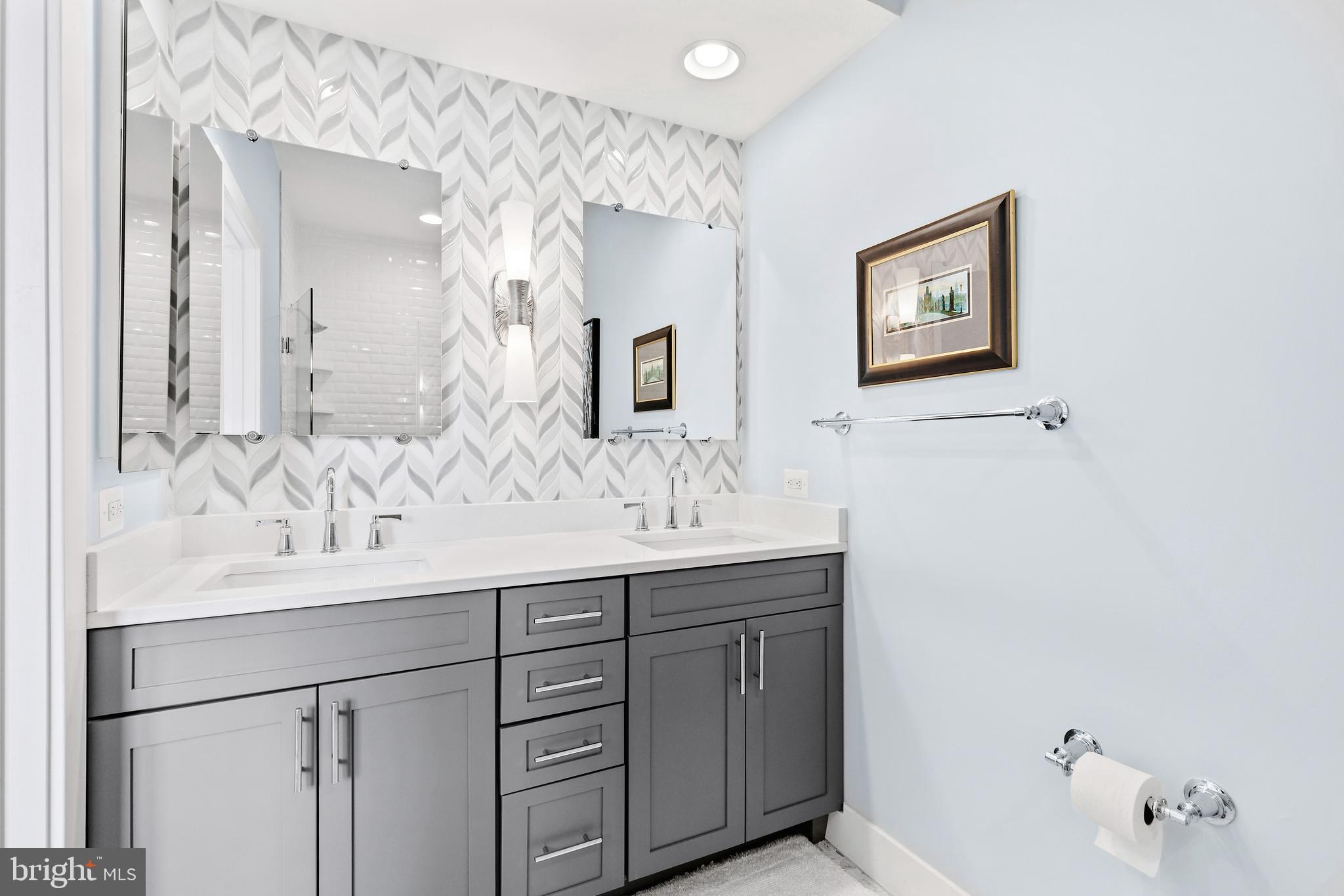 LOCUST POINT - Residential