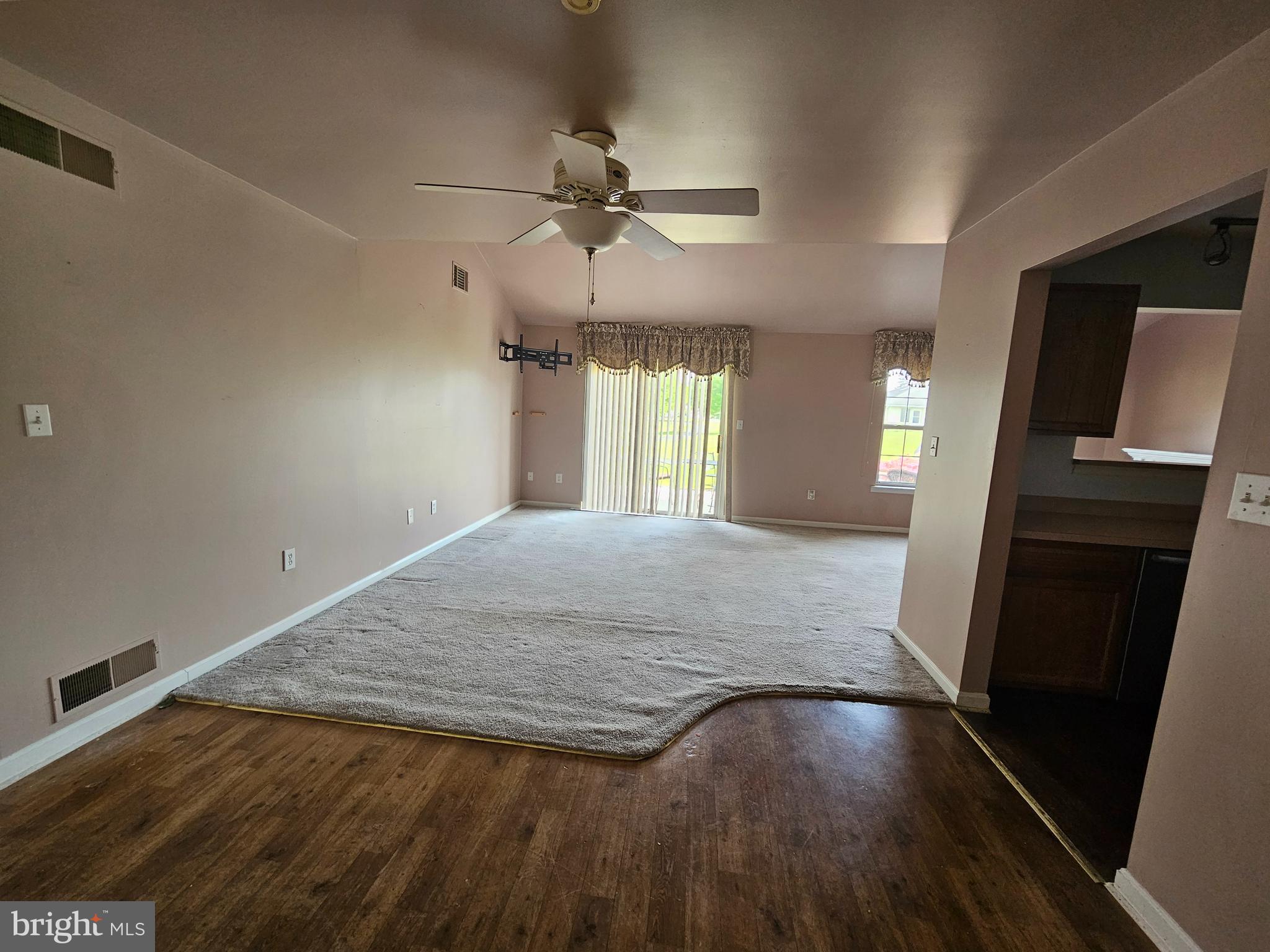 310 FARMVIEW LANE