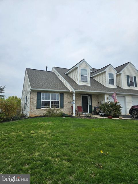 Photo of 310 Farmview Lane, MOUNT JOY, PA 17552 (MLS # PALA2068468)