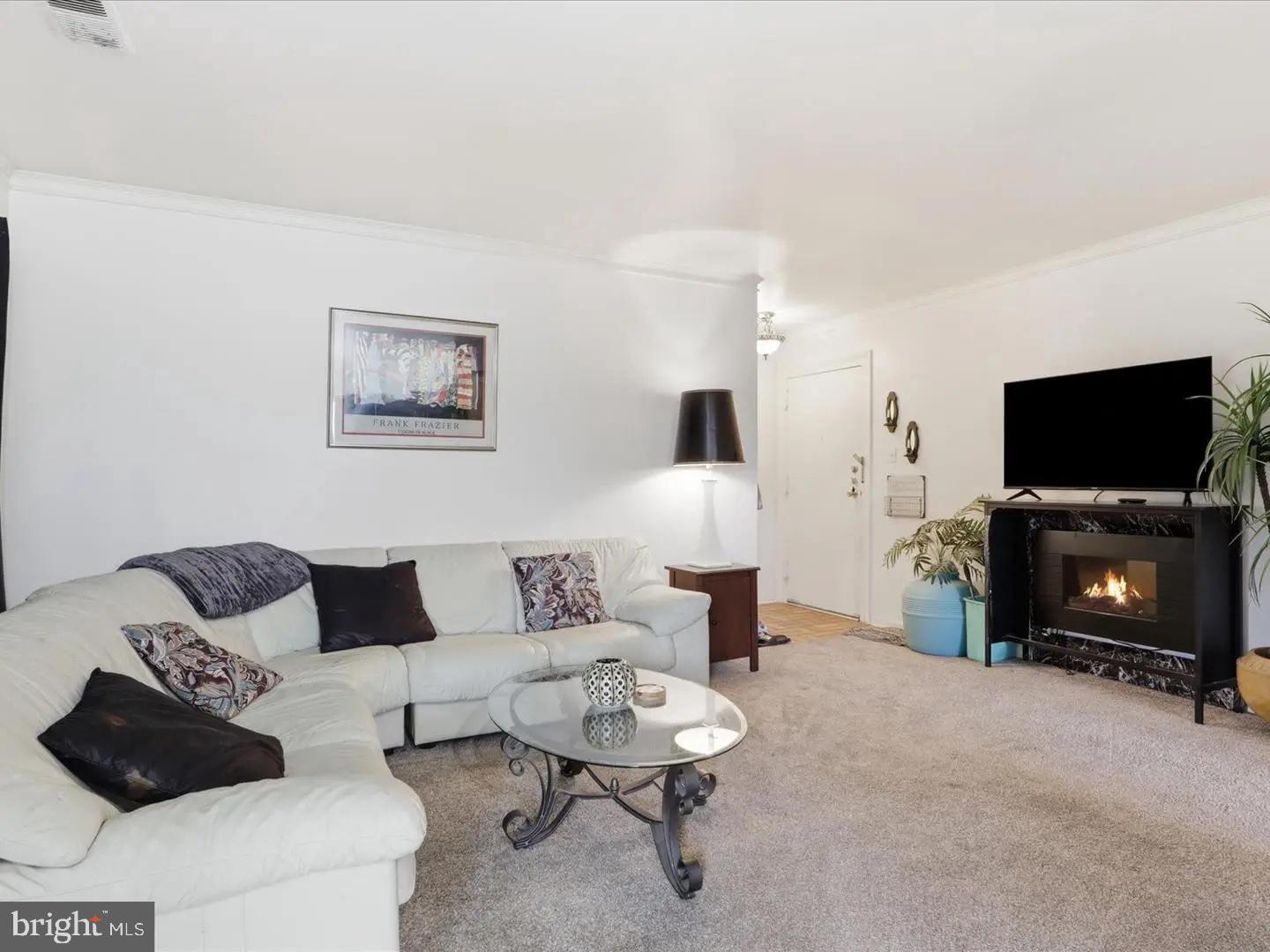 350 GATEWATER COURT 301 E