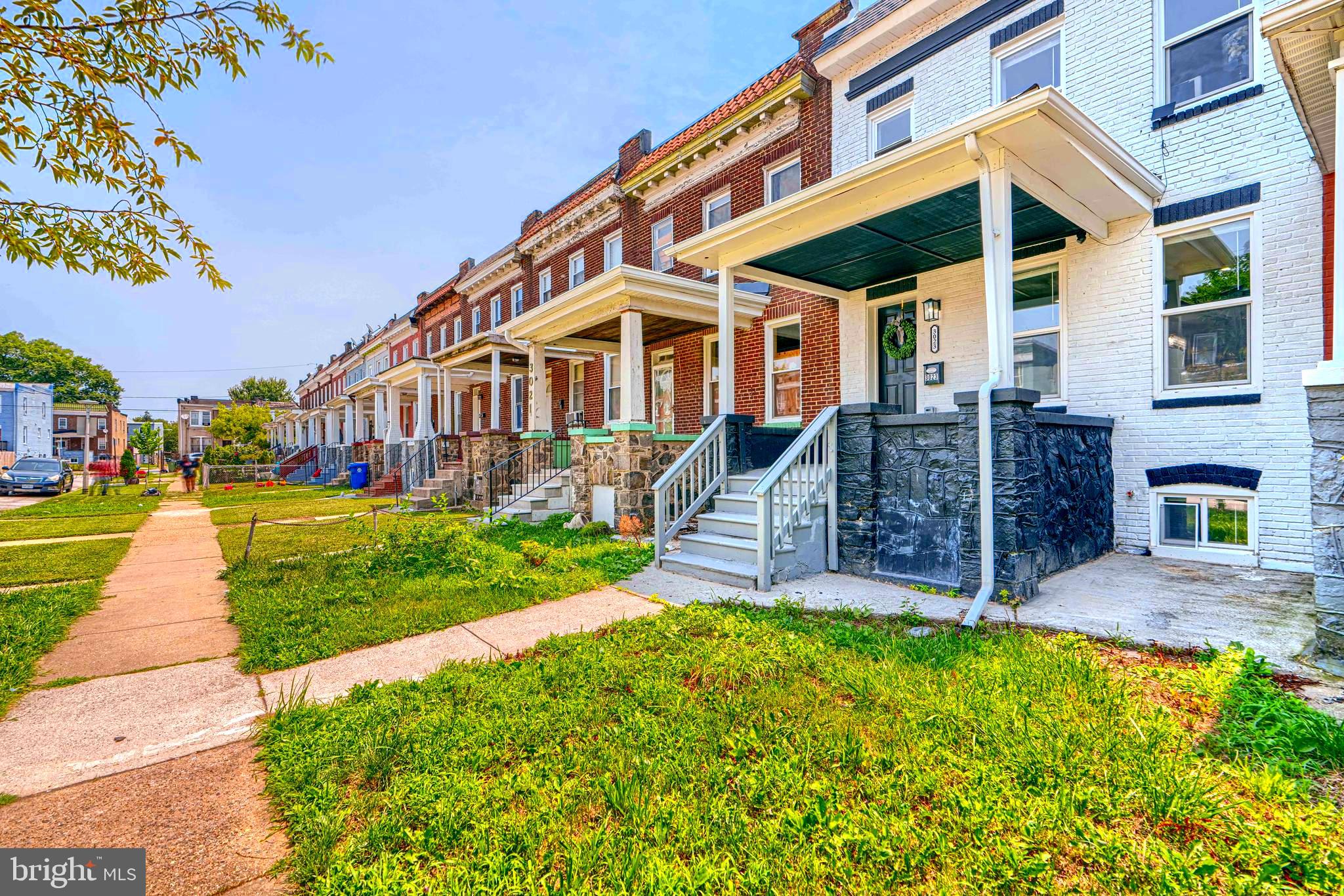 3023 W GARRISON AVENUE