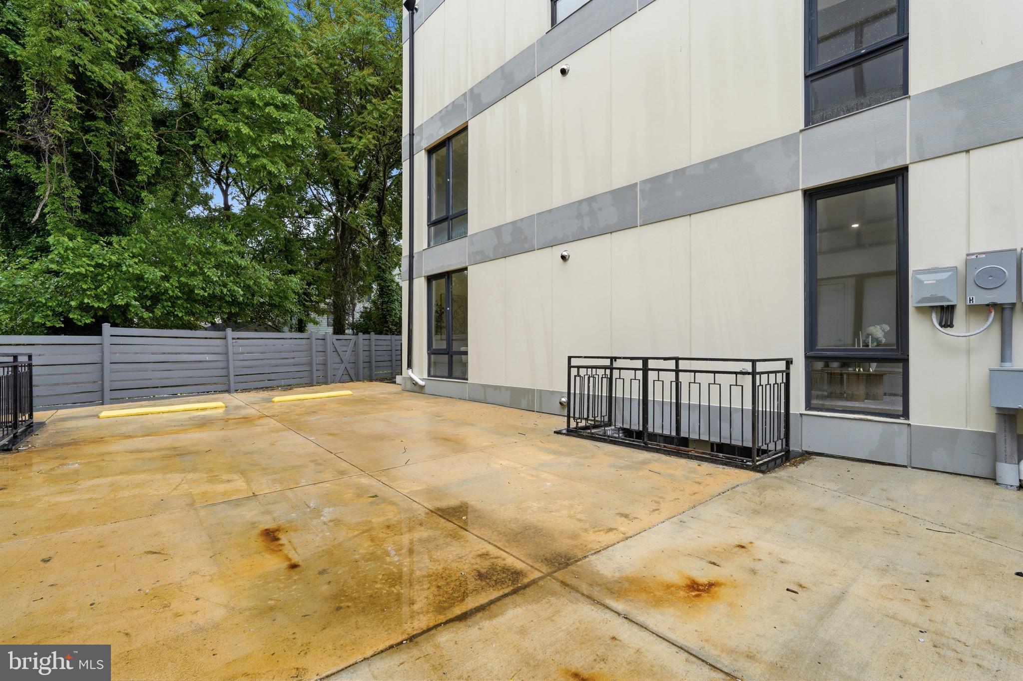 1850 CAPITOL AVENUE NE 2