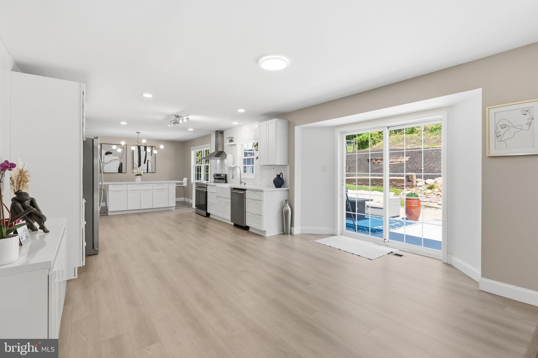 WINDING BROOK ESTS - Residential