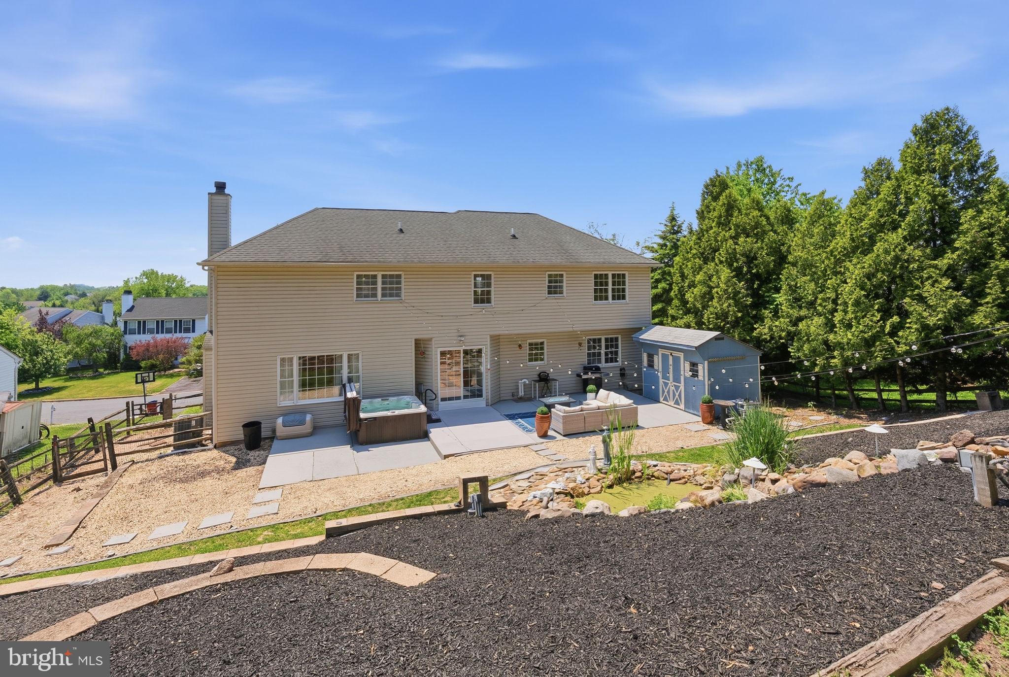 WINDING BROOK ESTS - Residential
