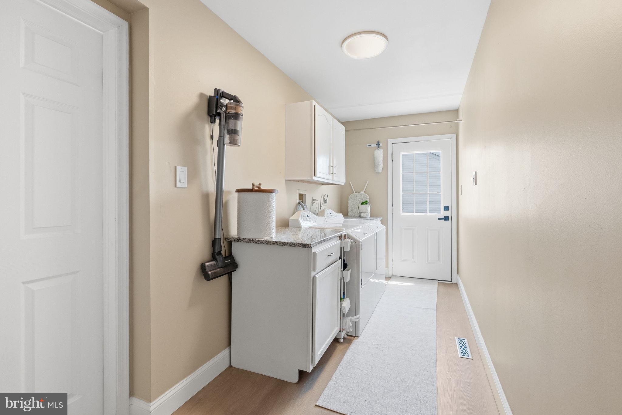 WINDING BROOK ESTS - Residential