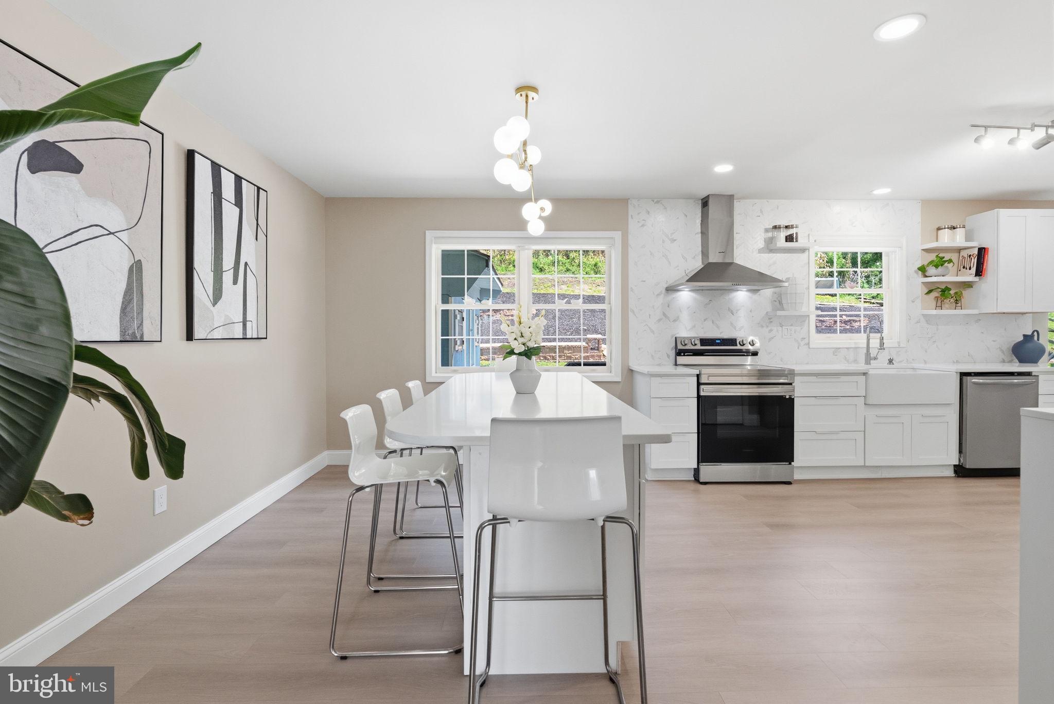 WINDING BROOK ESTS - Residential