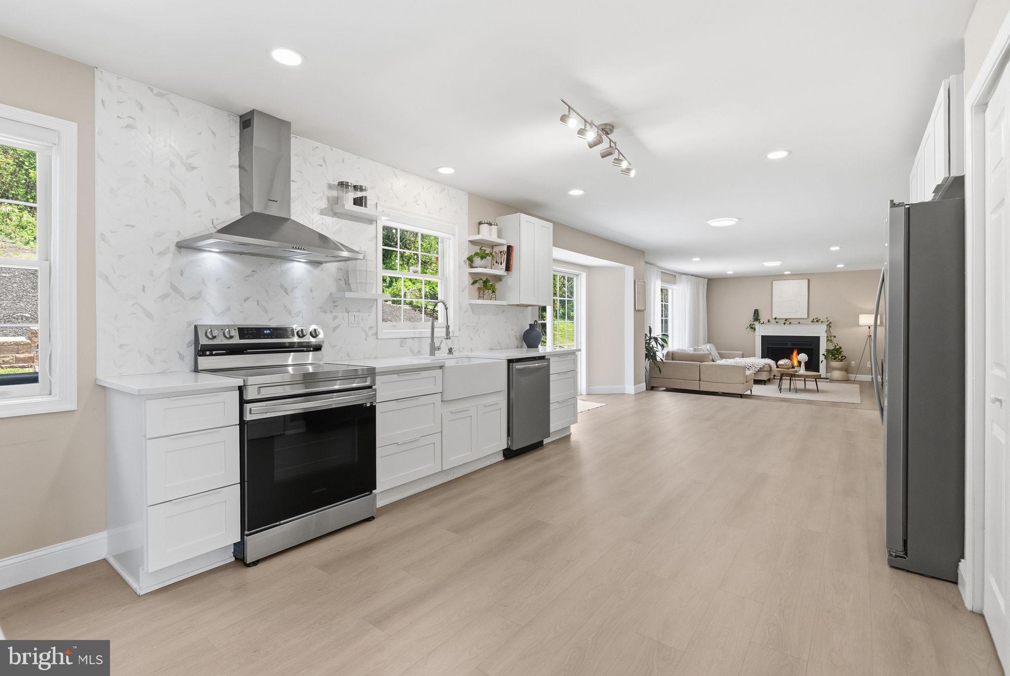 WINDING BROOK ESTS - Residential