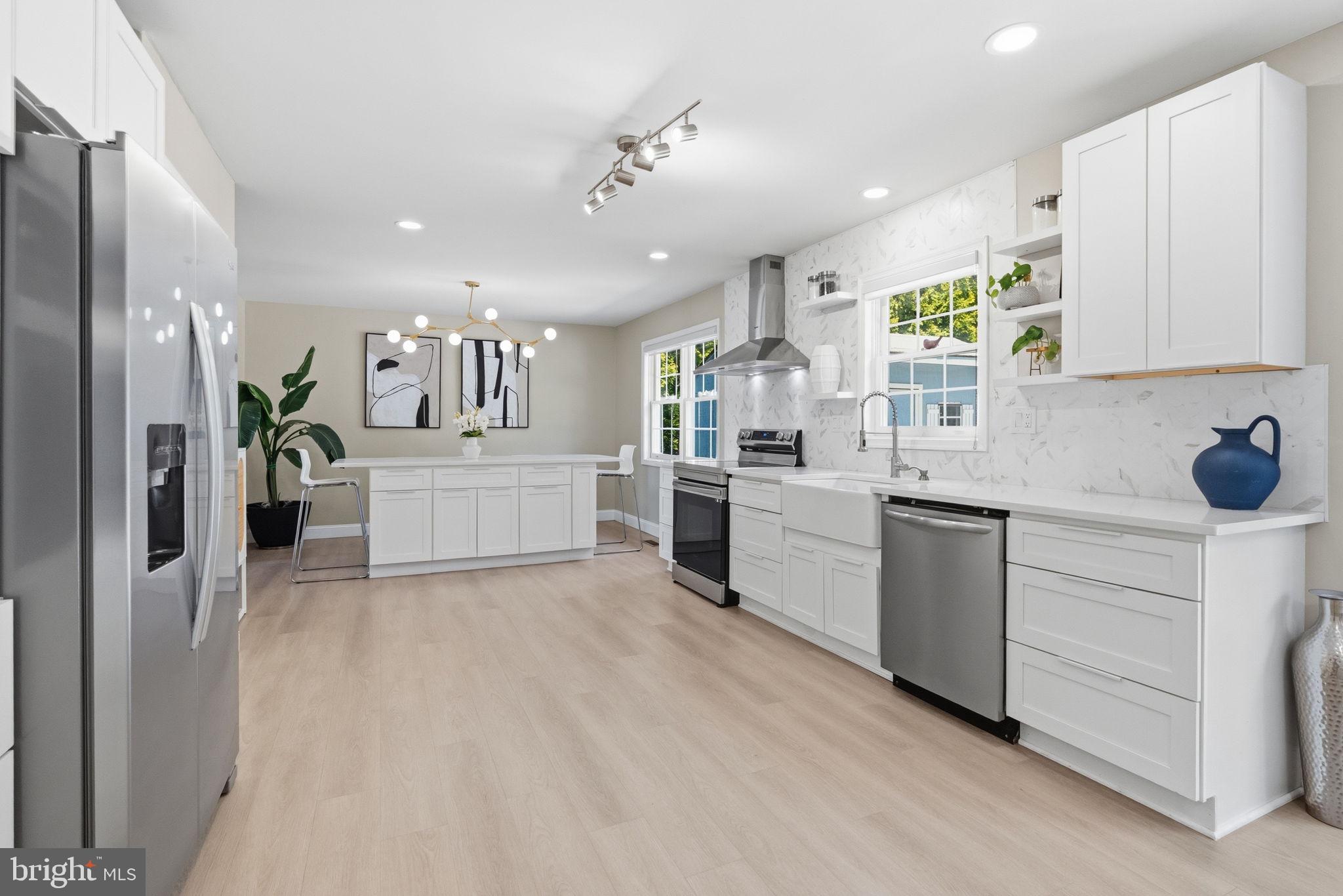 WINDING BROOK ESTS - Residential
