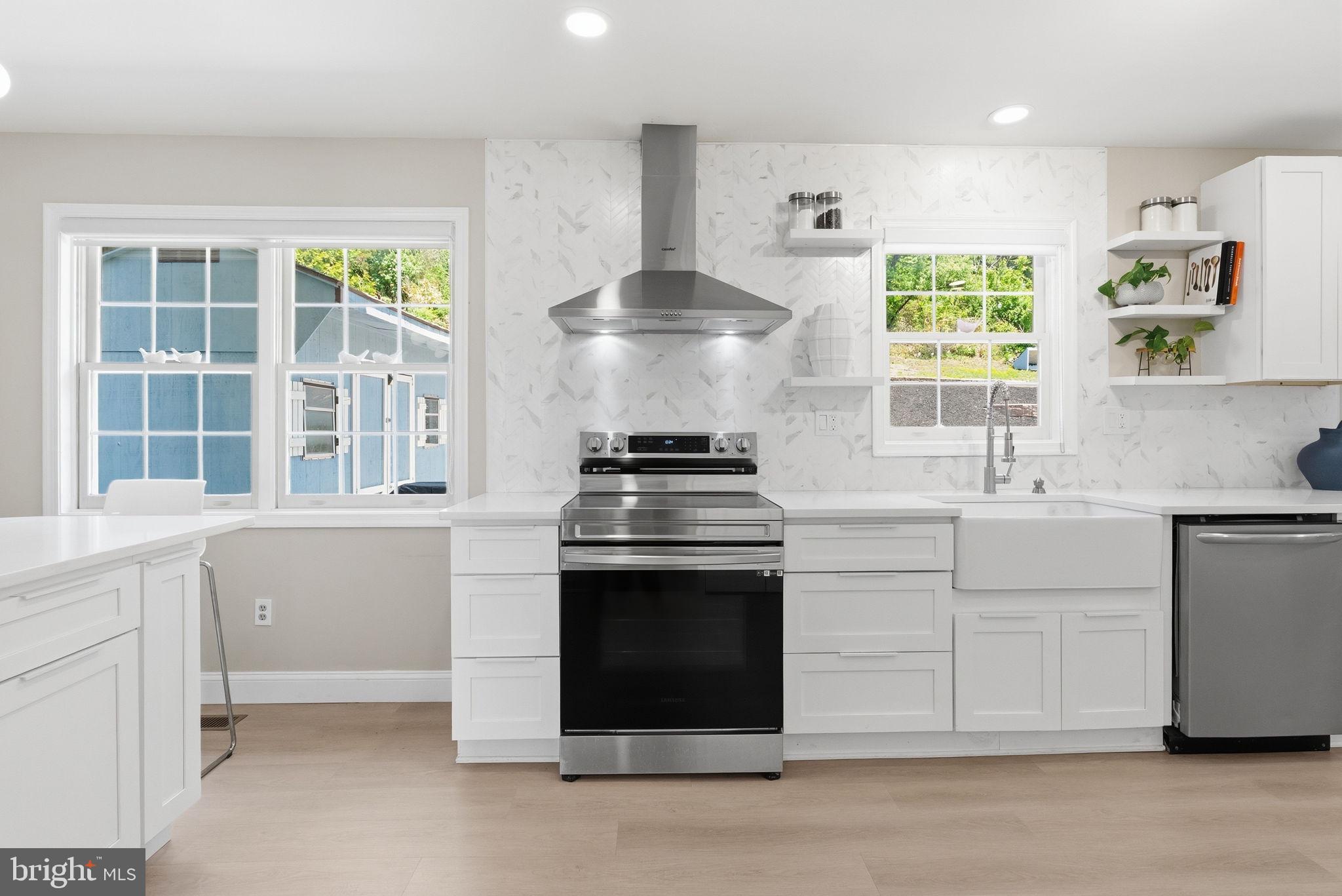 WINDING BROOK ESTS - Residential