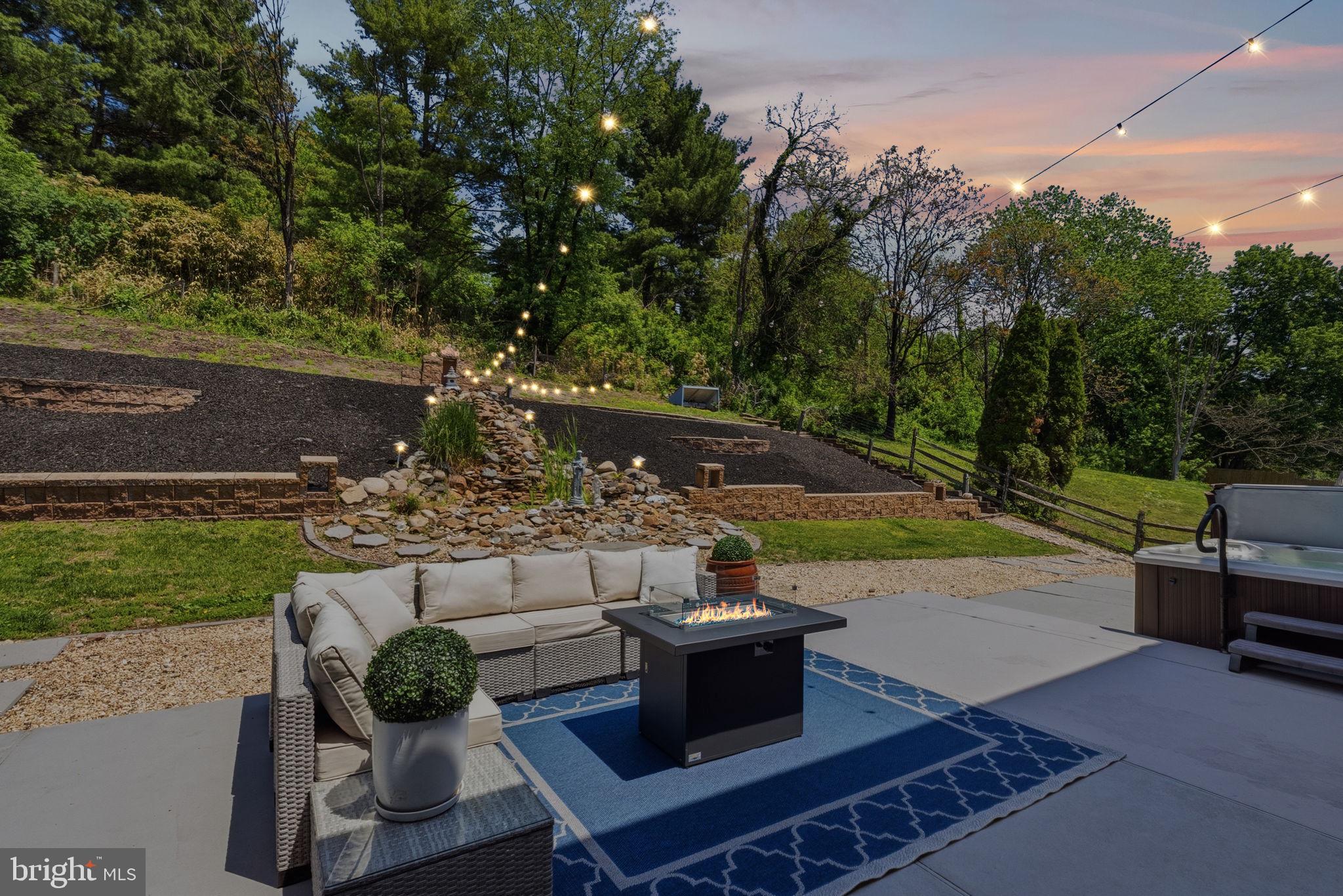 WINDING BROOK ESTS - Residential