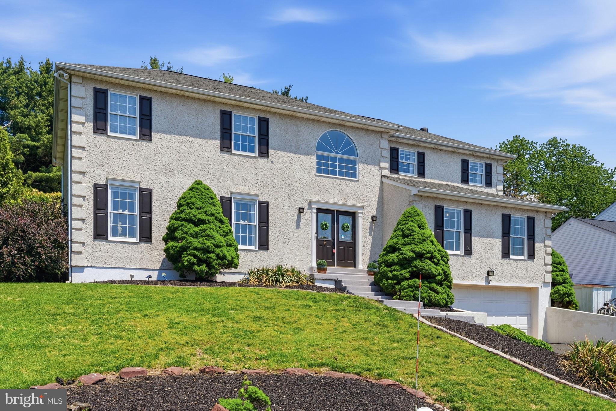 WINDING BROOK ESTS - Residential