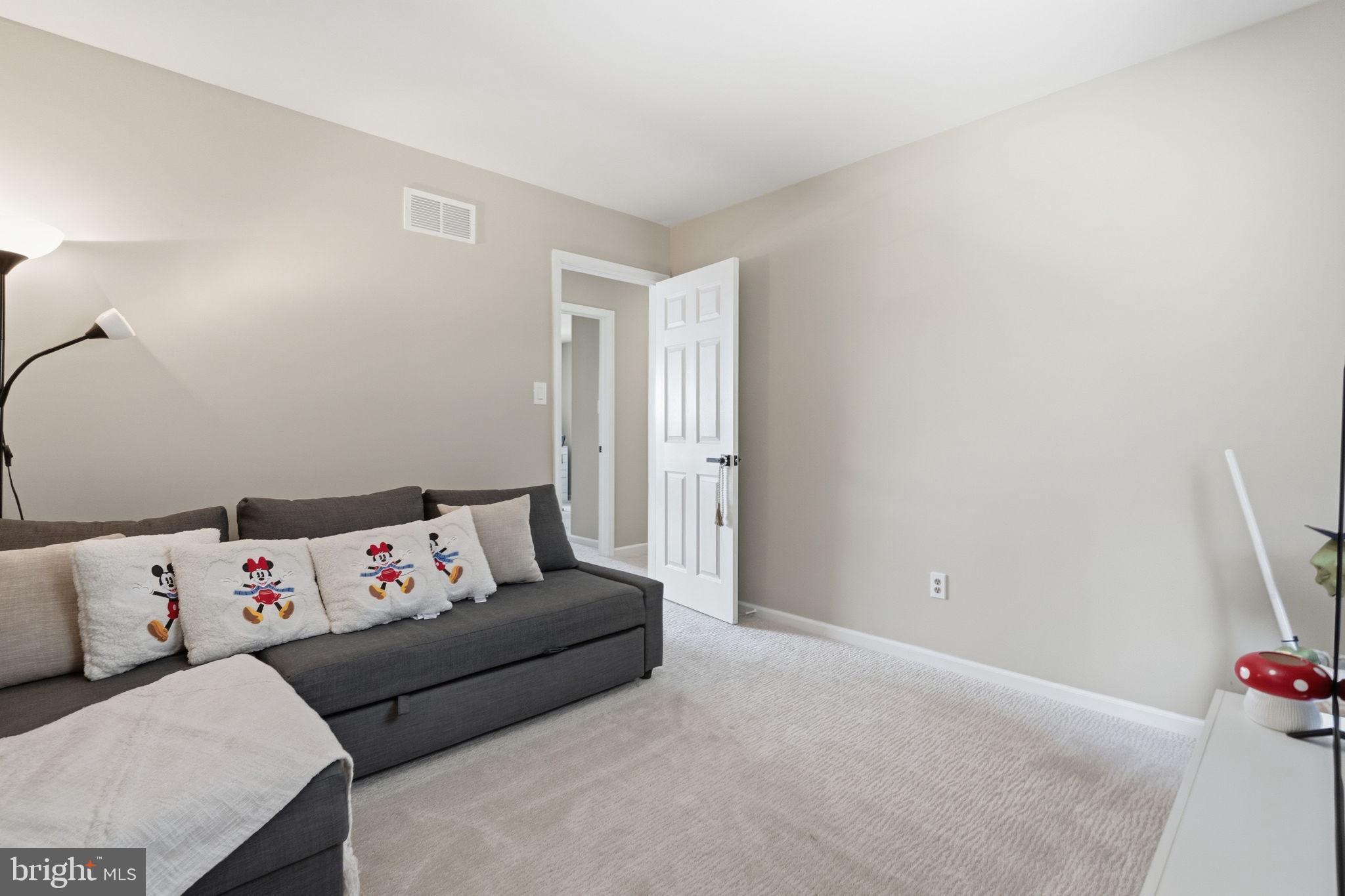 WINDING BROOK ESTS - Residential