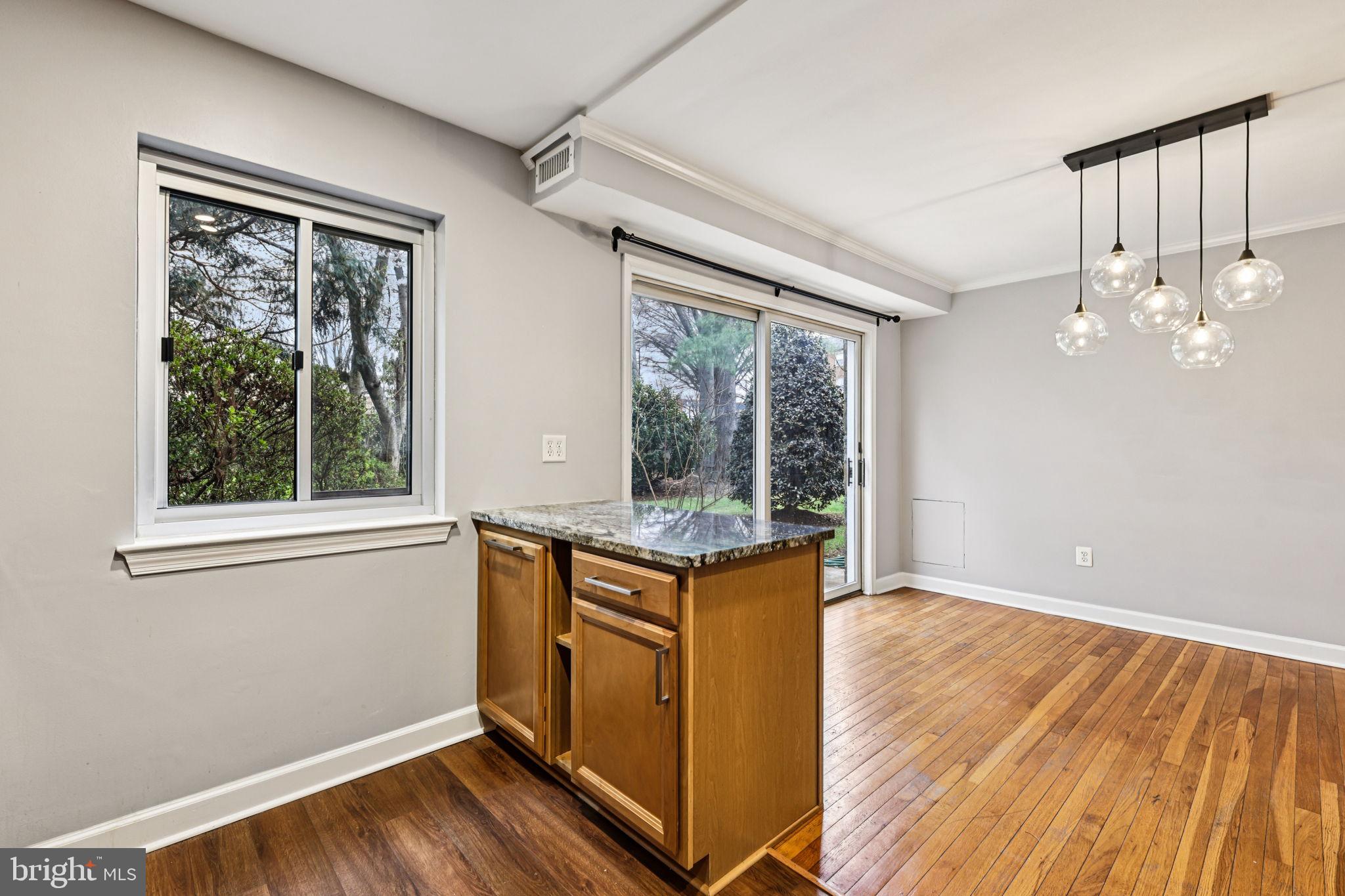 SUMNER COURT - Residential