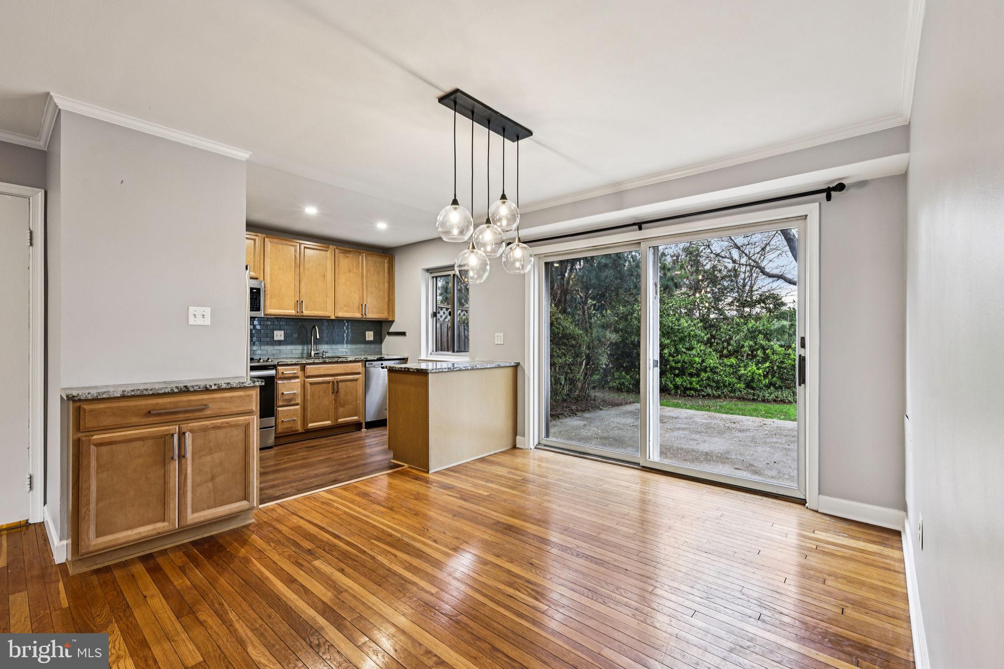 SUMNER COURT - Residential