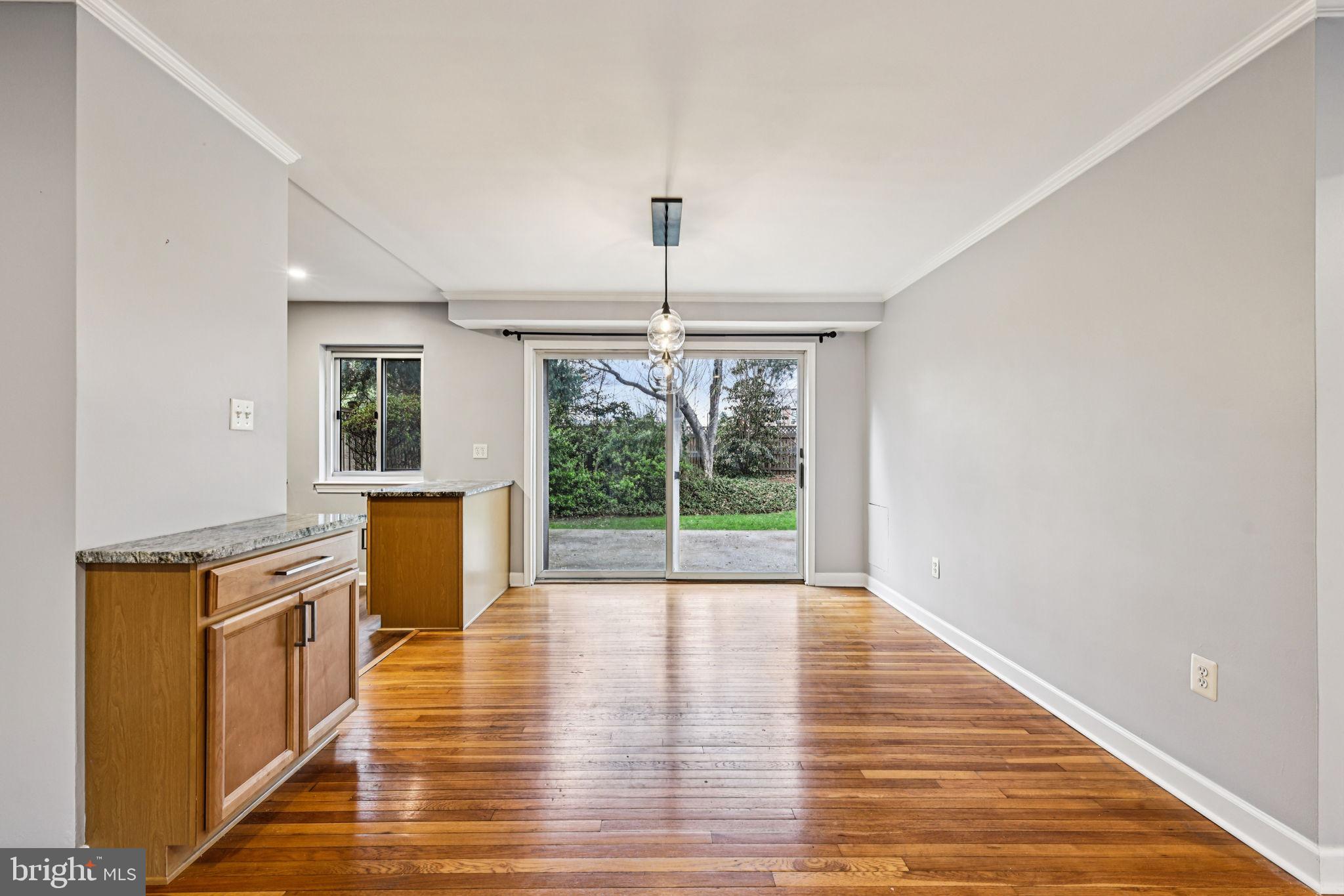 SUMNER COURT - Residential