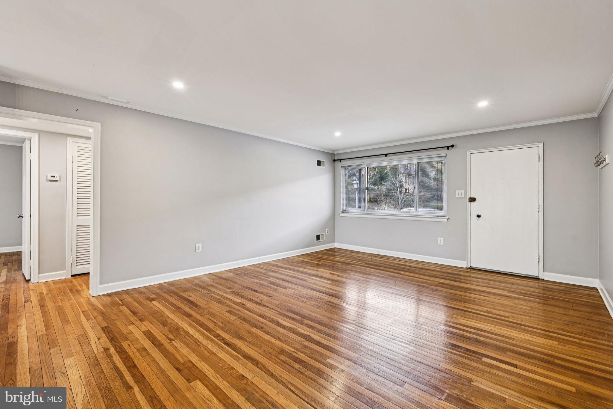 SUMNER COURT - Residential