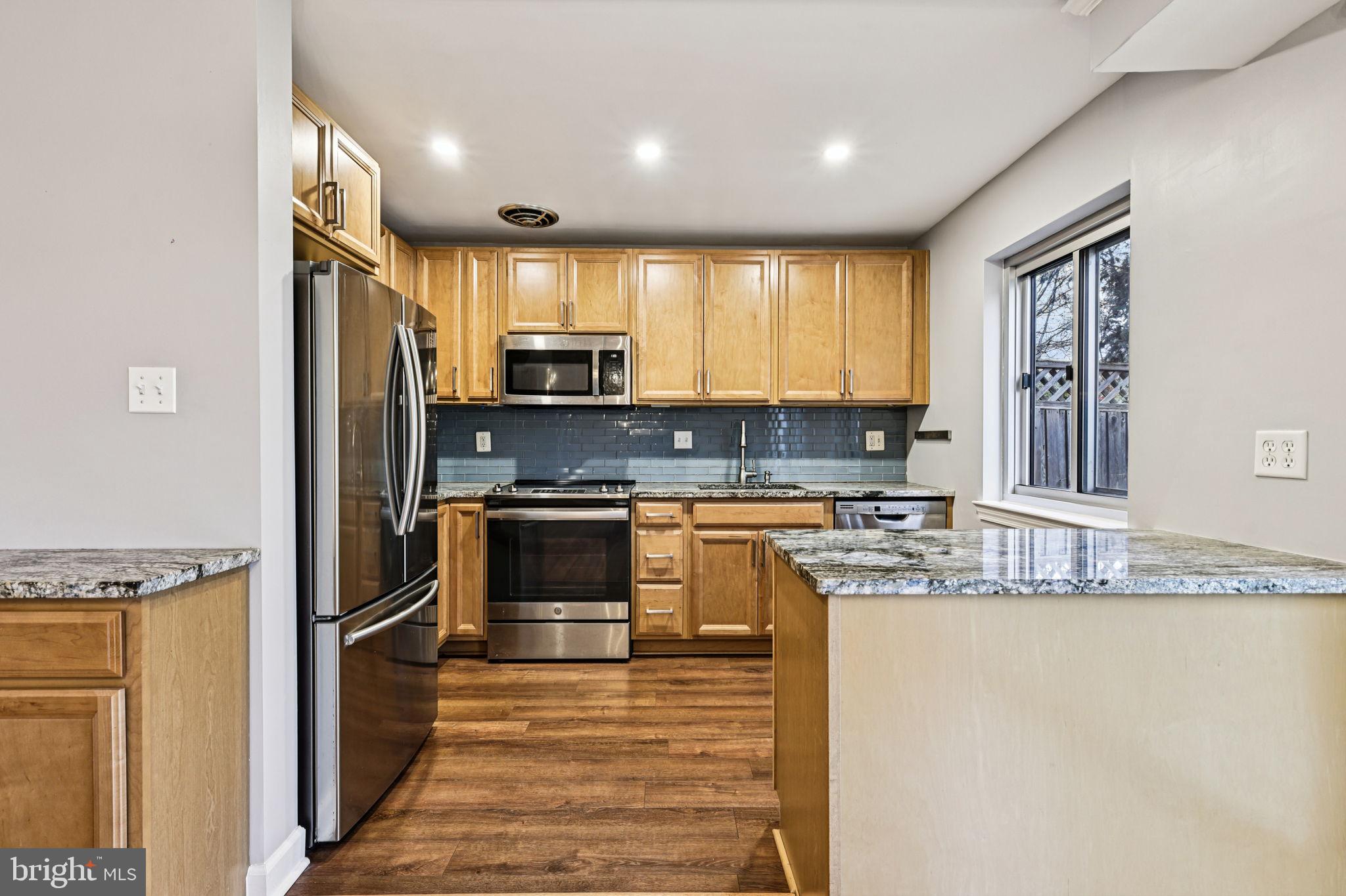 SUMNER COURT - Residential