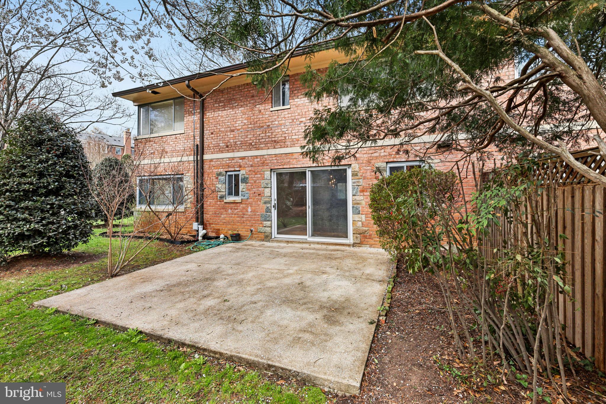 SUMNER COURT - Residential