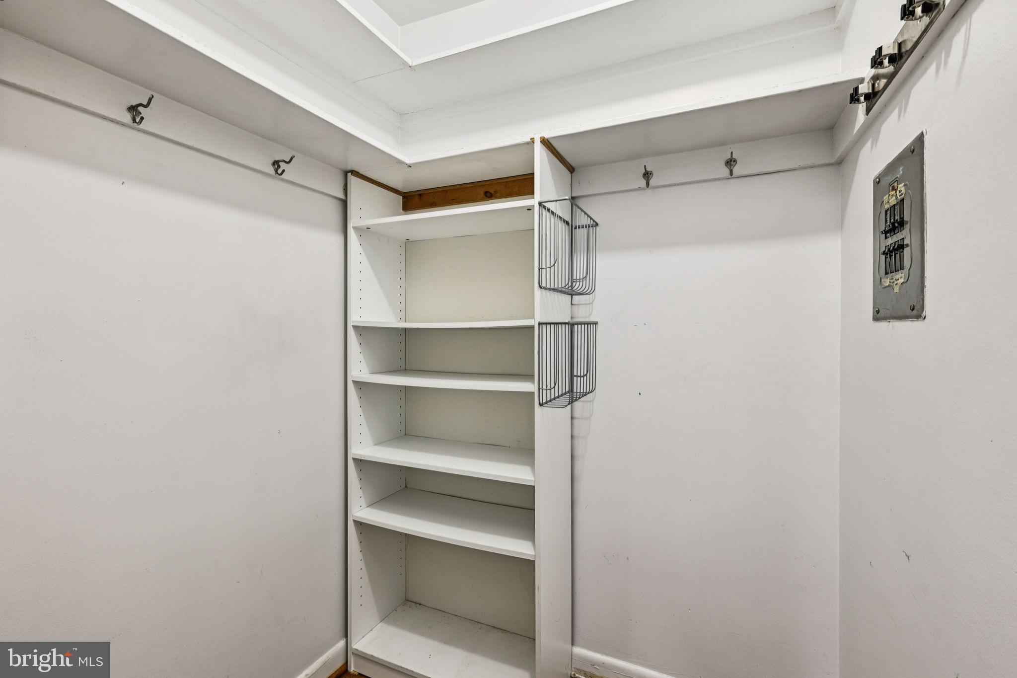 SUMNER COURT - Residential