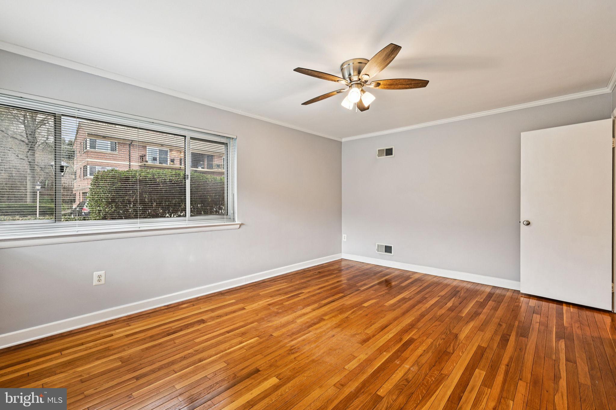 SUMNER COURT - Residential