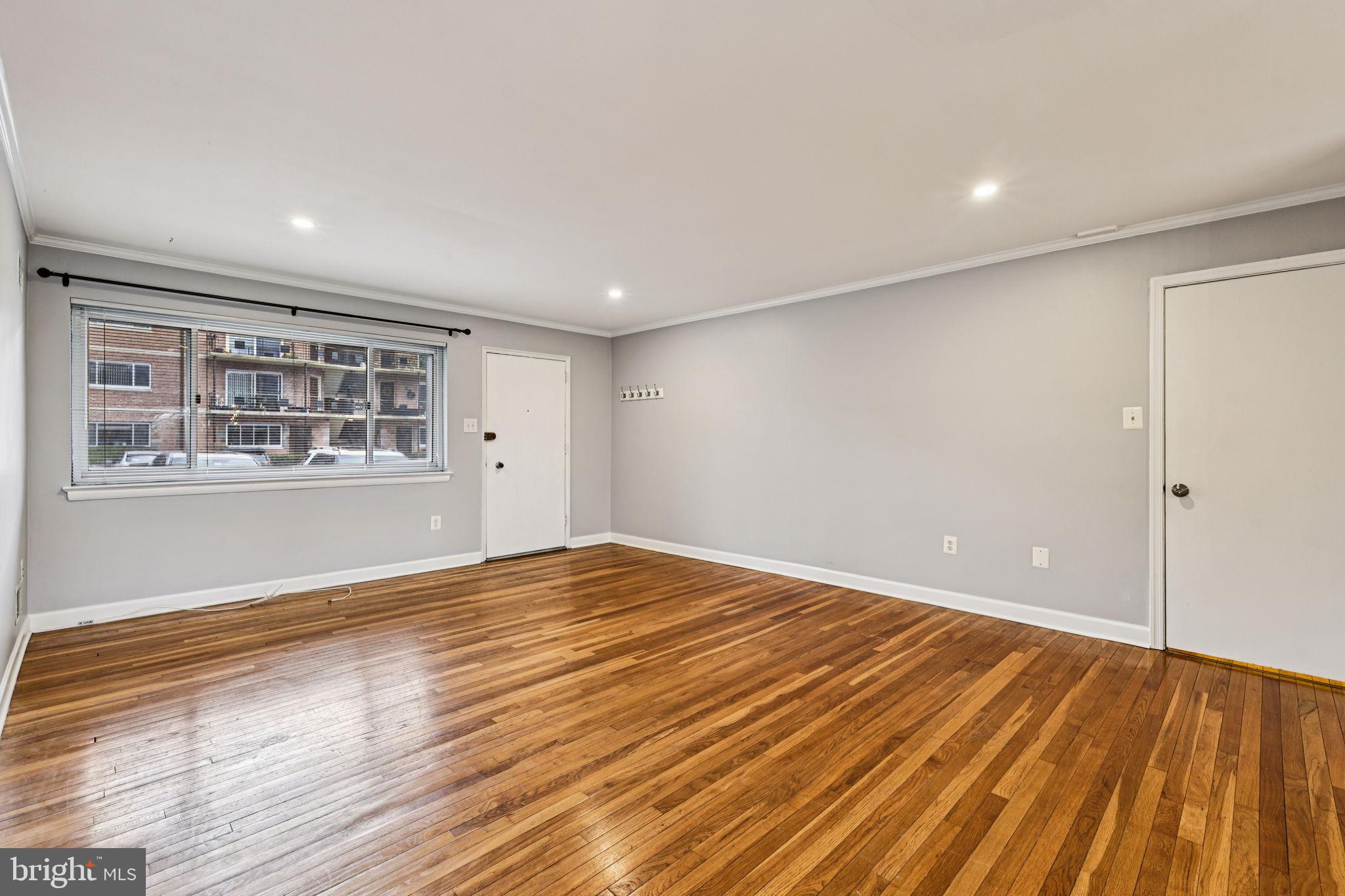 SUMNER COURT - Residential