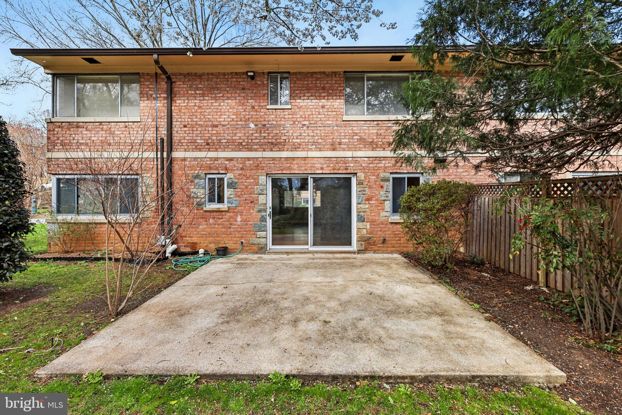 SUMNER COURT - Residential