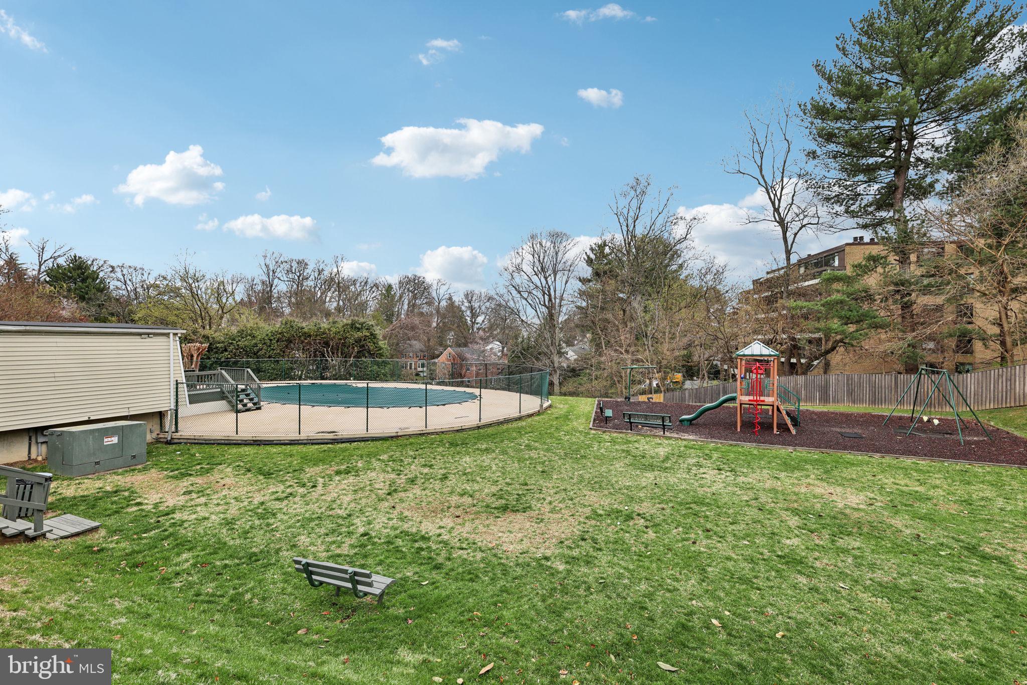 SUMNER COURT - Residential