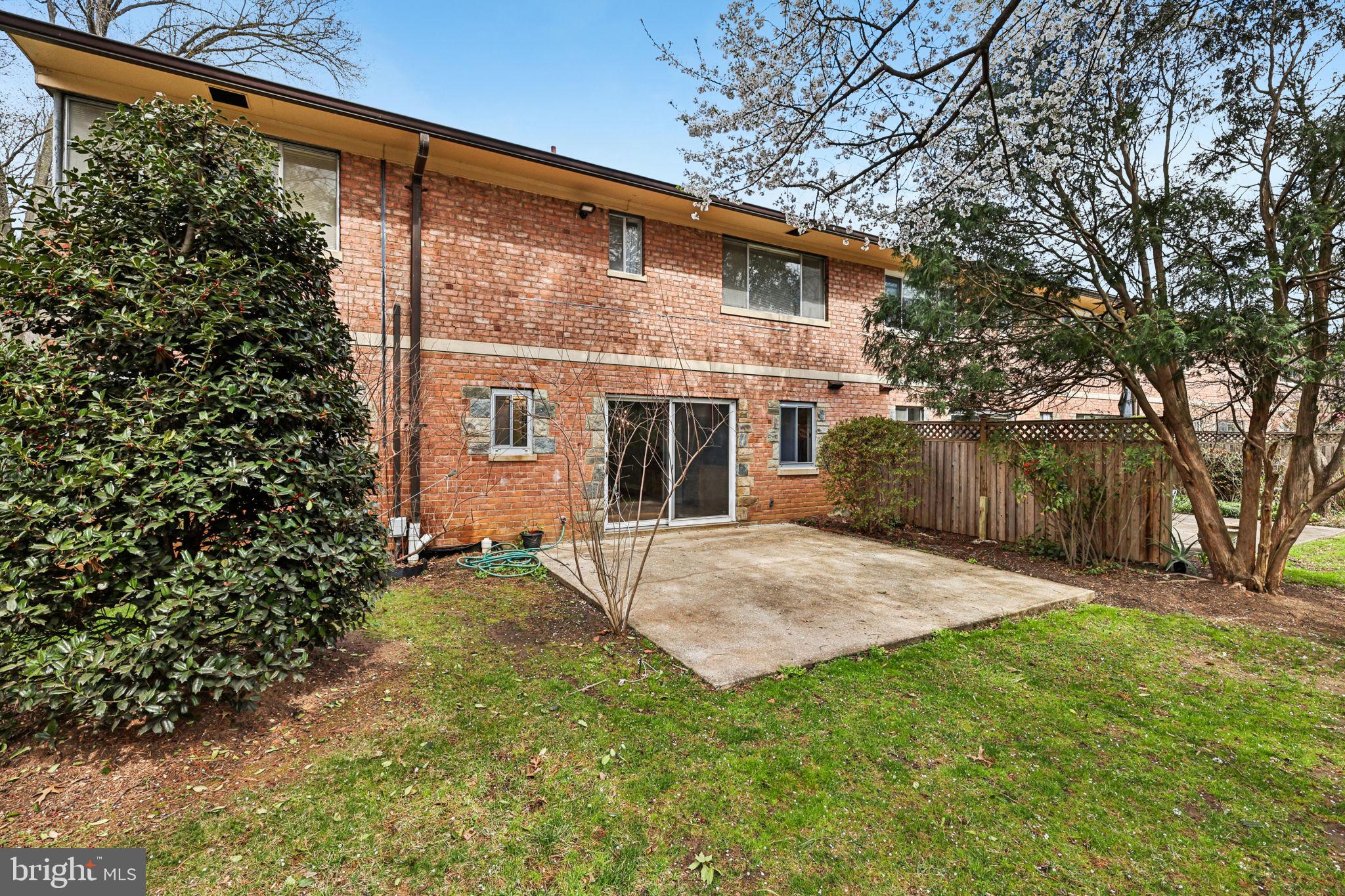 SUMNER COURT - Residential