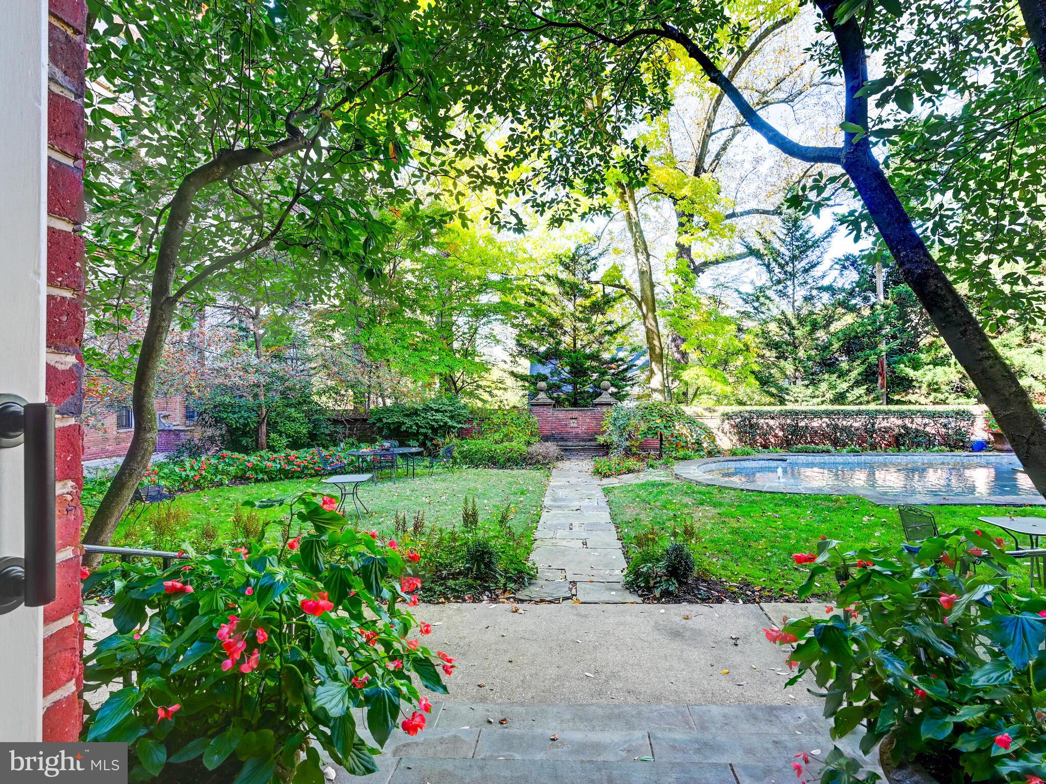 ROLAND PARK - Residential