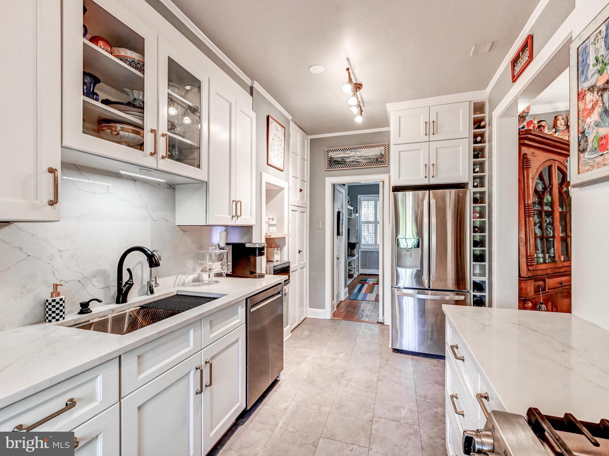 ROLAND PARK - Residential
