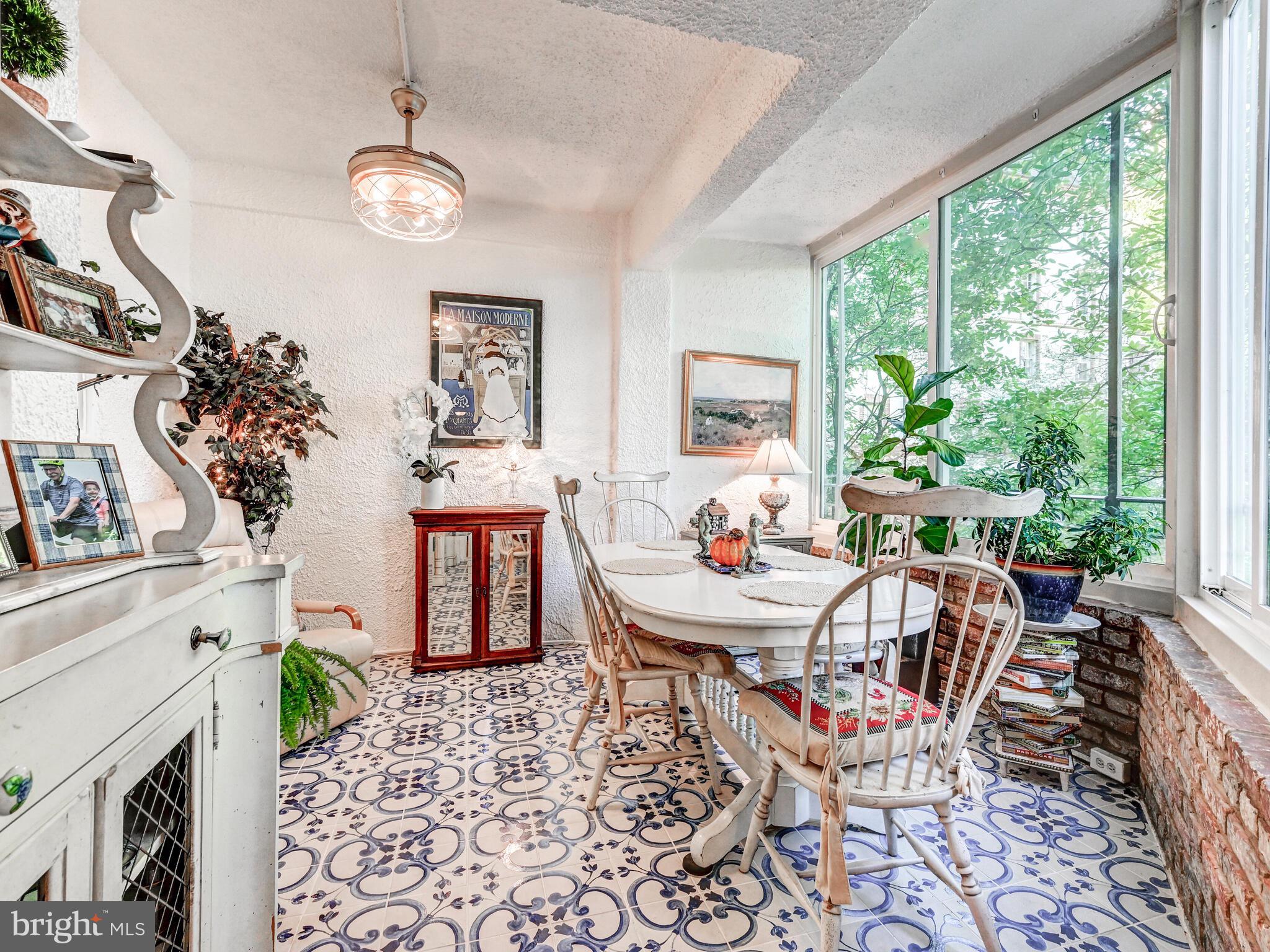 ROLAND PARK - Residential