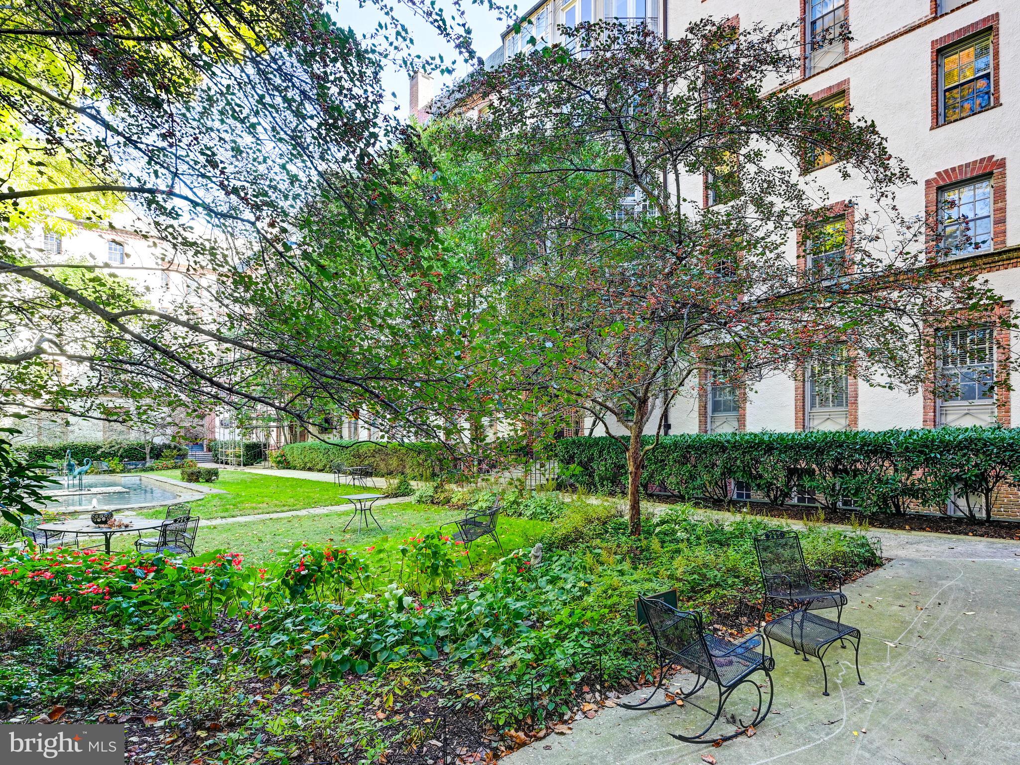 ROLAND PARK - Residential