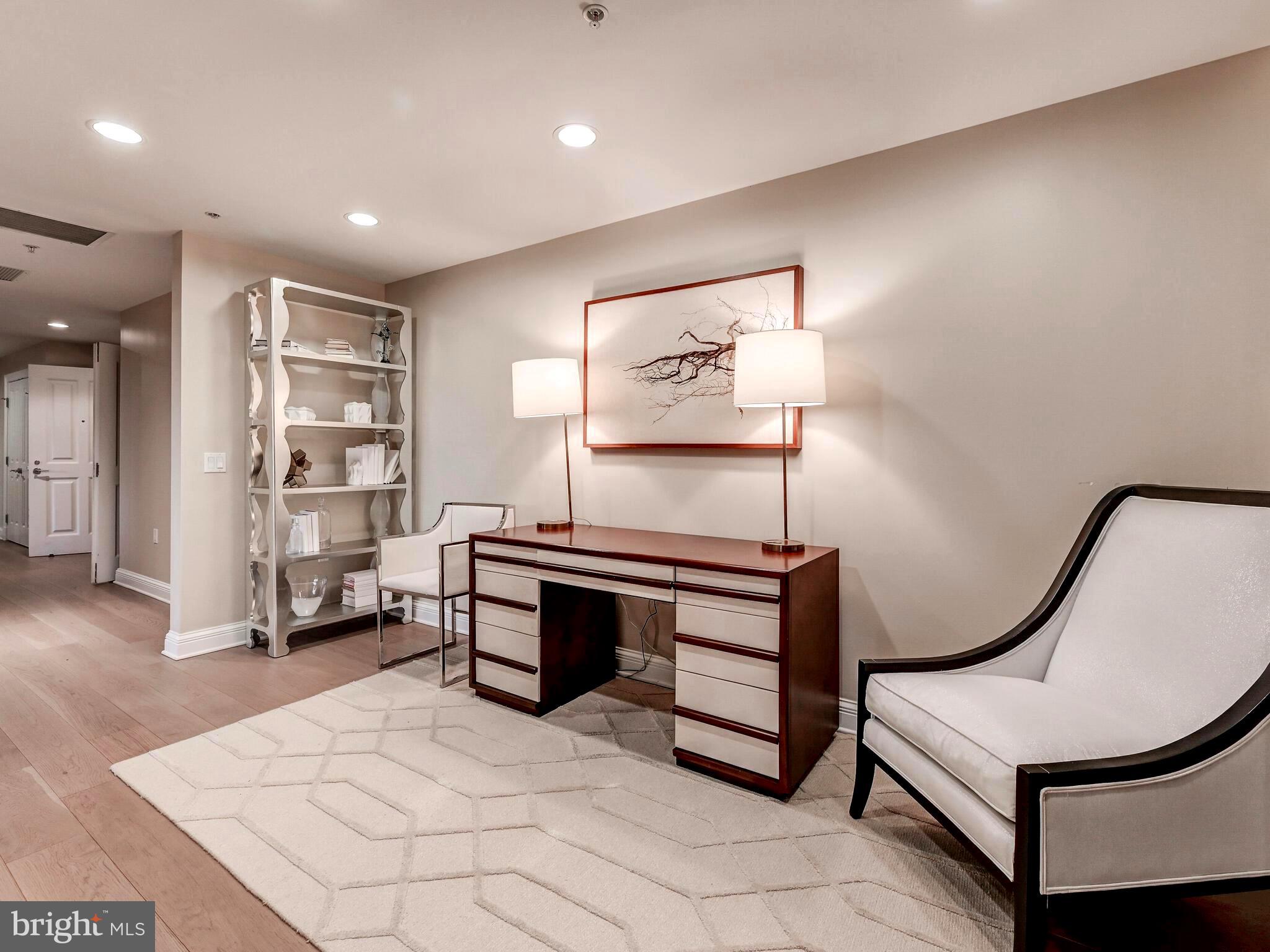 THE RITZ-CARLTON RESIDENCES - Residential