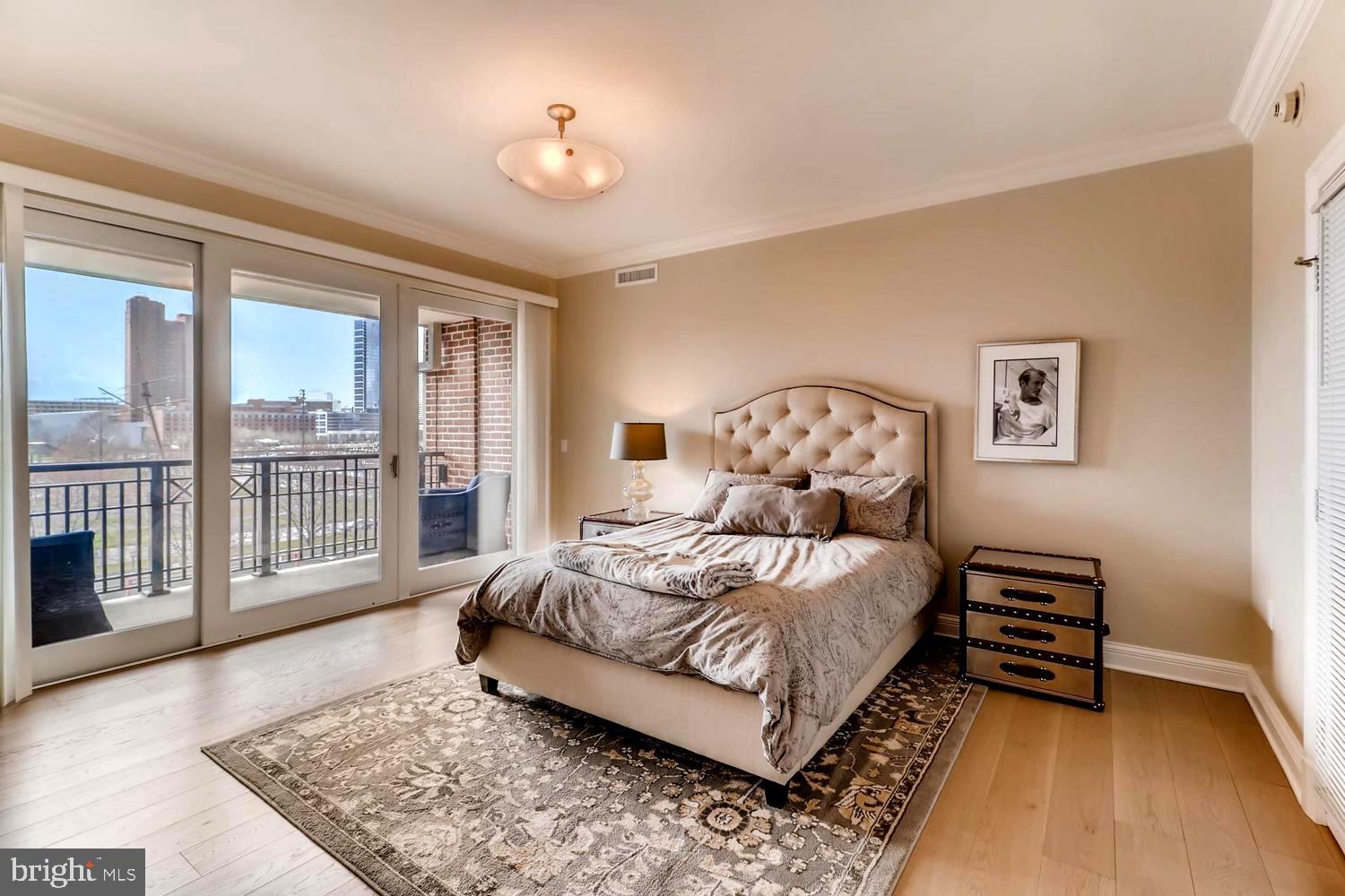 THE RITZ-CARLTON RESIDENCES - Residential