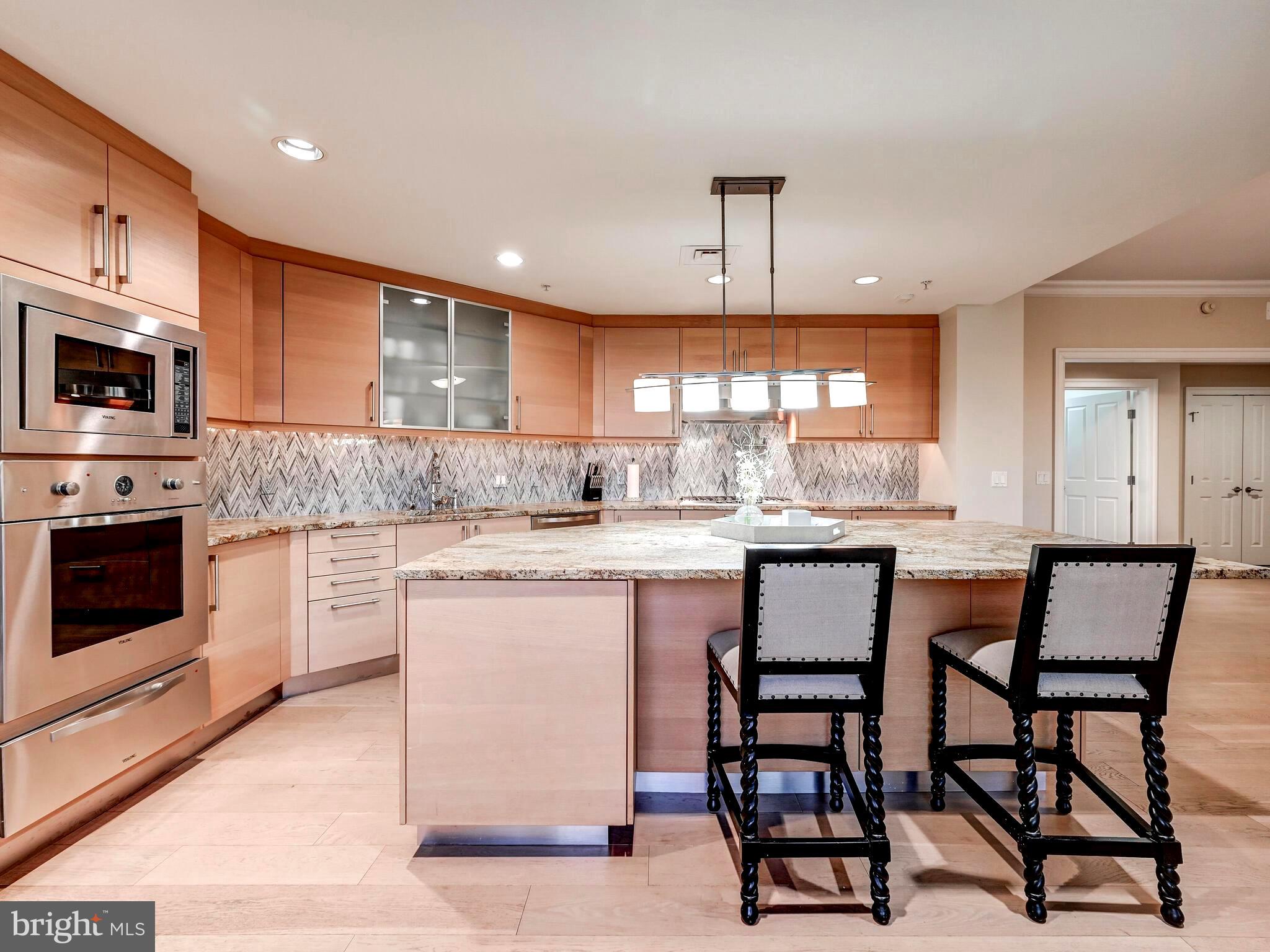 THE RITZ-CARLTON RESIDENCES - Residential