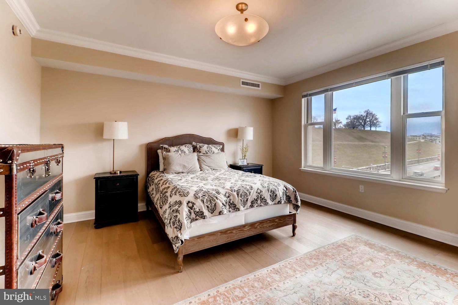 THE RITZ-CARLTON RESIDENCES - Residential