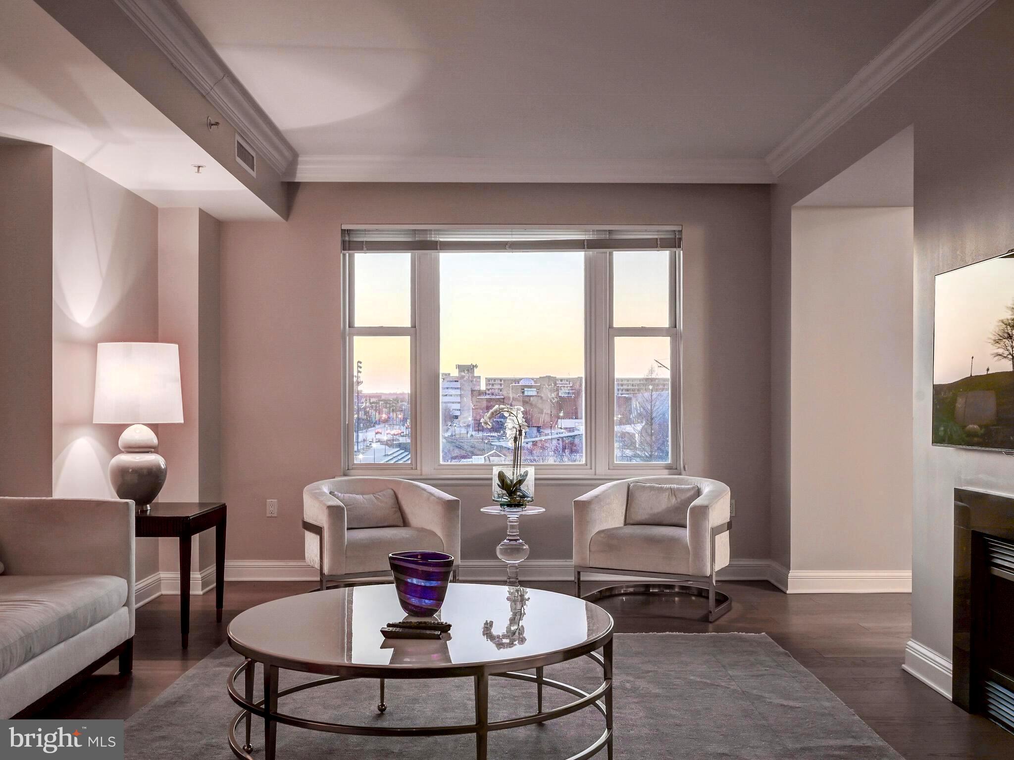 THE RITZ-CARLTON RESIDENCES - Residential