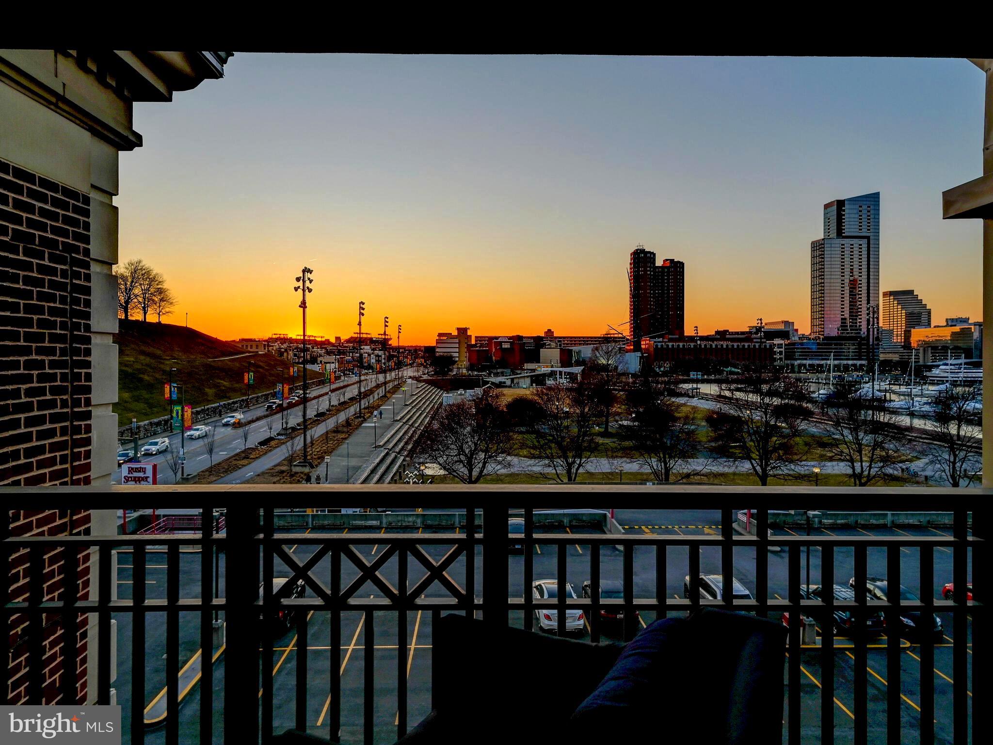 THE RITZ-CARLTON RESIDENCES - Residential