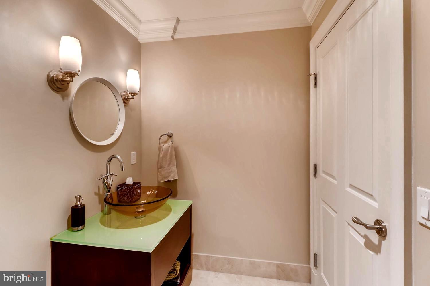 THE RITZ-CARLTON RESIDENCES - Residential