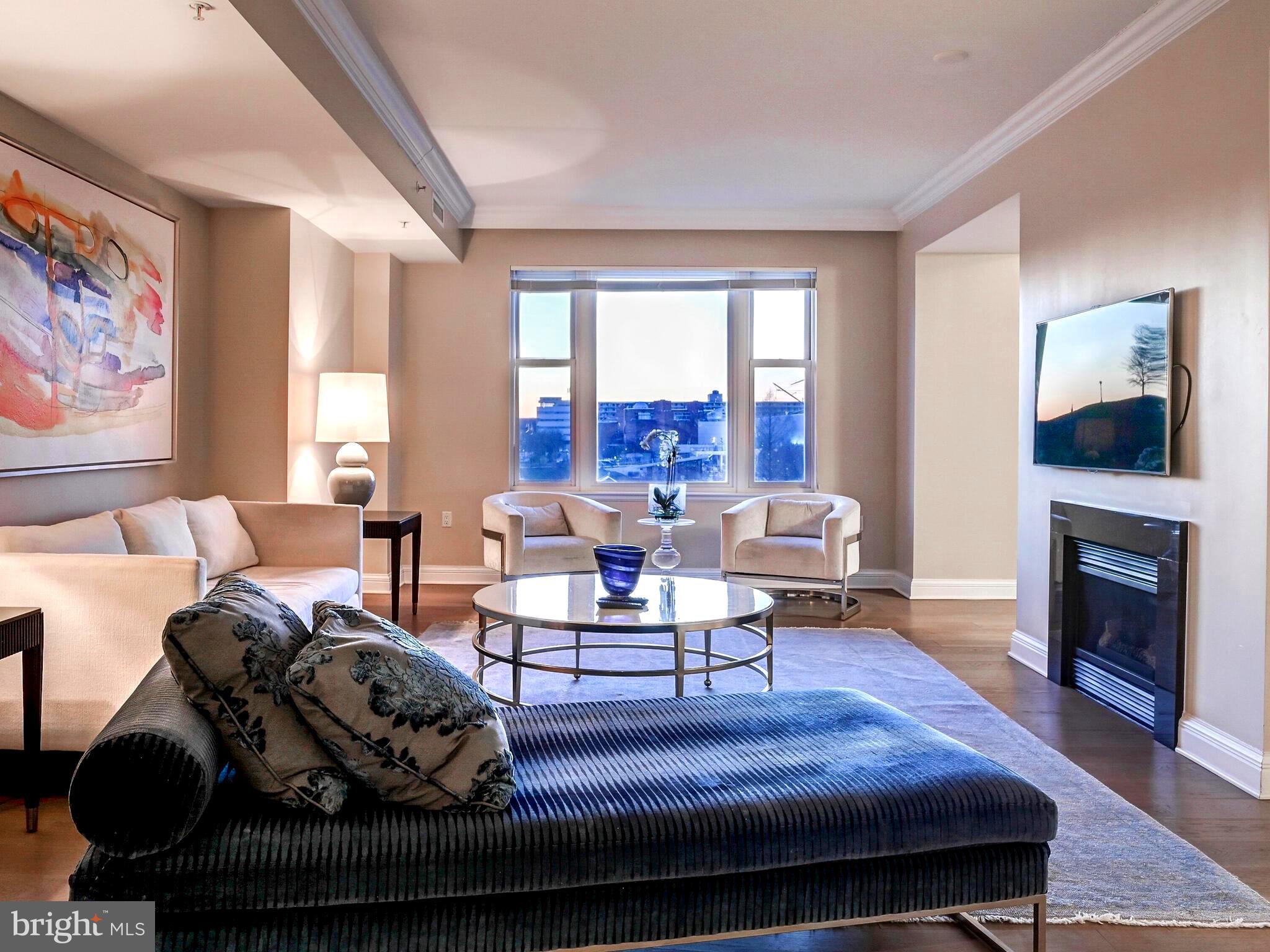 THE RITZ-CARLTON RESIDENCES - Residential