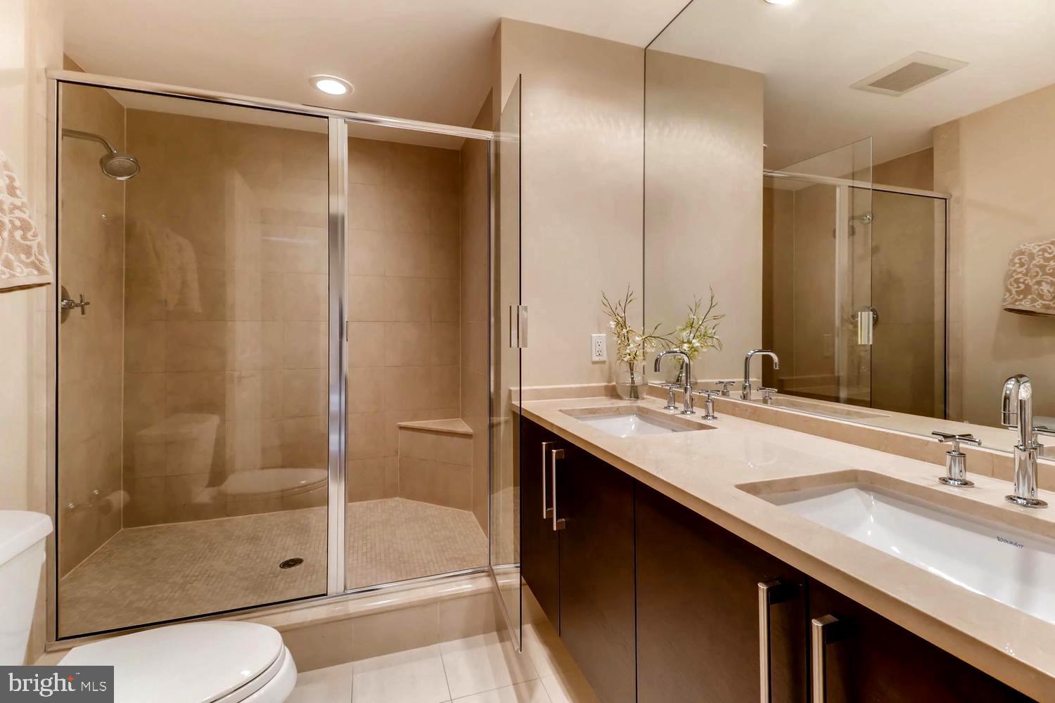 THE RITZ-CARLTON RESIDENCES - Residential