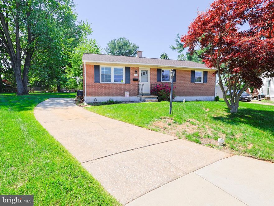 This beautiful brick ranch-style home is situated on a quiet cul-de-sac and features freshly painted interiors along with refinished hardwood floors throughout the main level. The thoughtfully designed layout includes an open and inviting living room, a separate formal dining room, and a spacious kitchen.

The main level also includes a comfortable primary bedroom complete with an en-suite bathroom.

The finished lower level adds significant living space, featuring a large recreation room with brand-new carpeting, a dedicated laundry and utility area, and a well-equipped workshop with built-in shelving and workbenches—ideal for hobbies, storage, or projects.