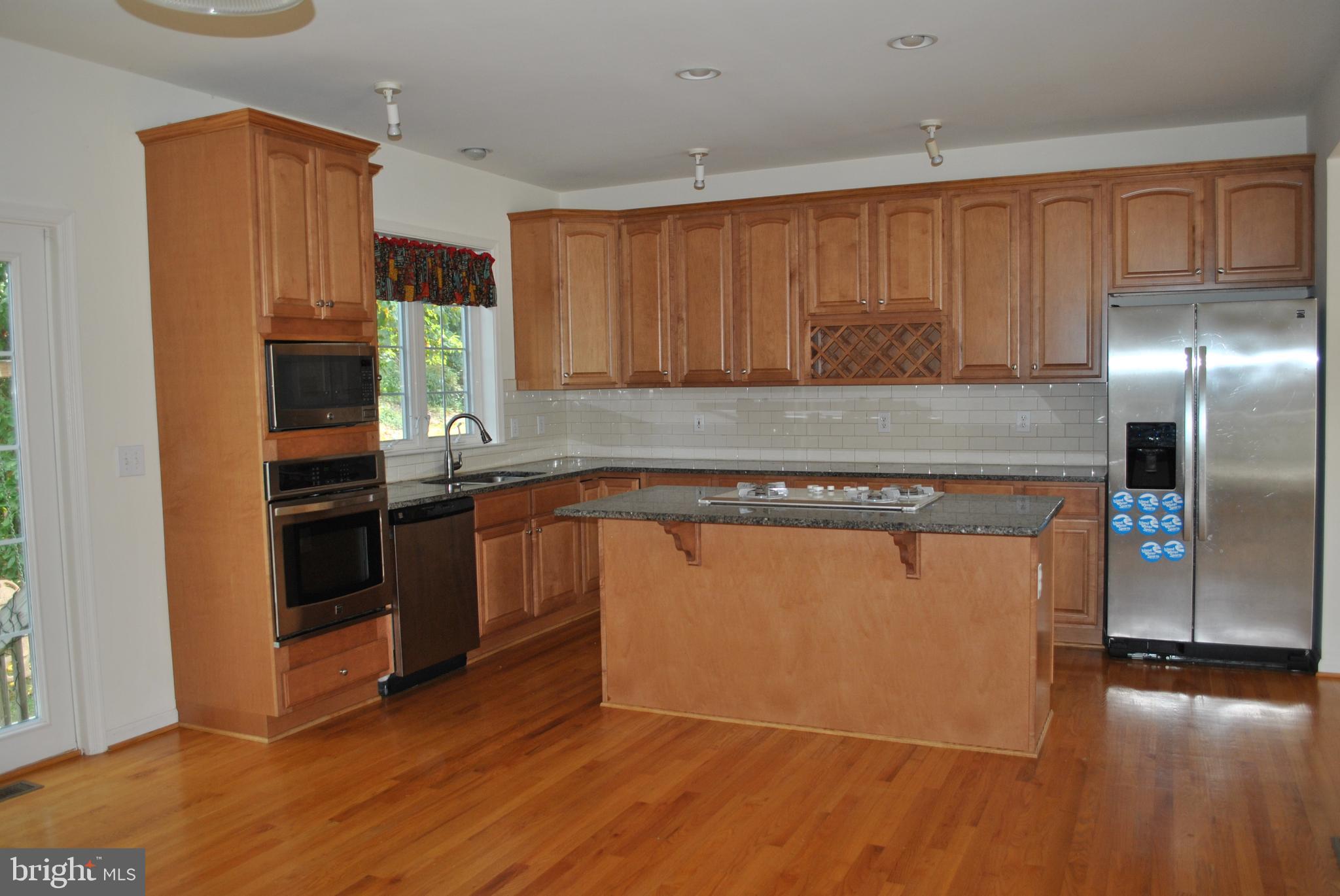 SOMERSET LAKE - Residential Lease