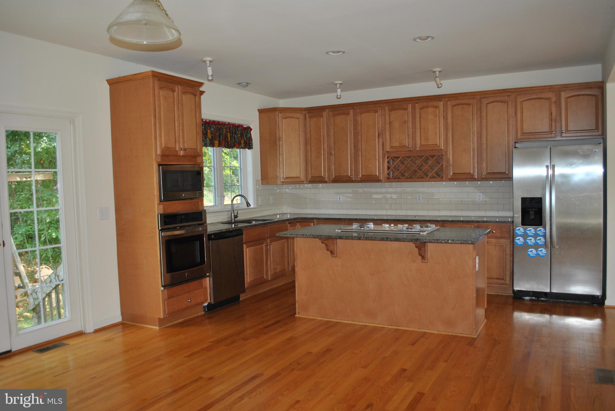 SOMERSET LAKE - Residential Lease