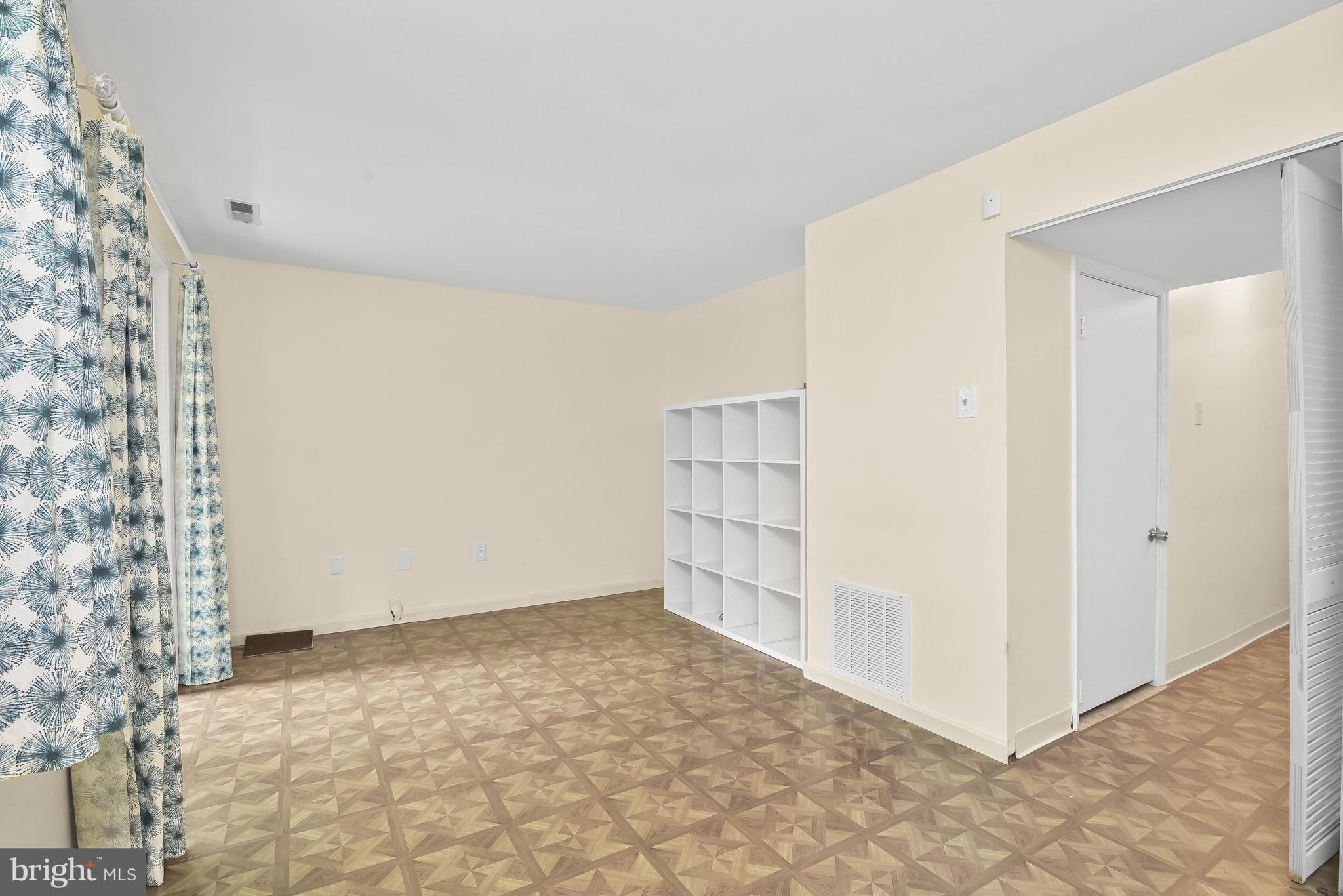 LAUREL LAKES PLAT 2 - Residential