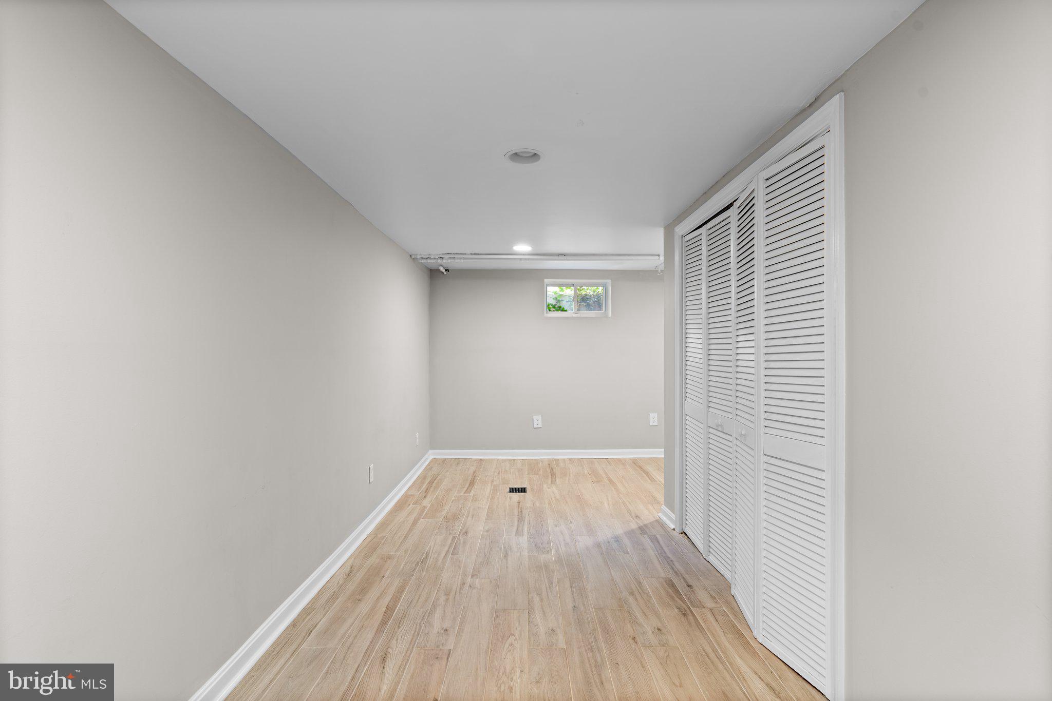 GLEN COVE - Residential Lease